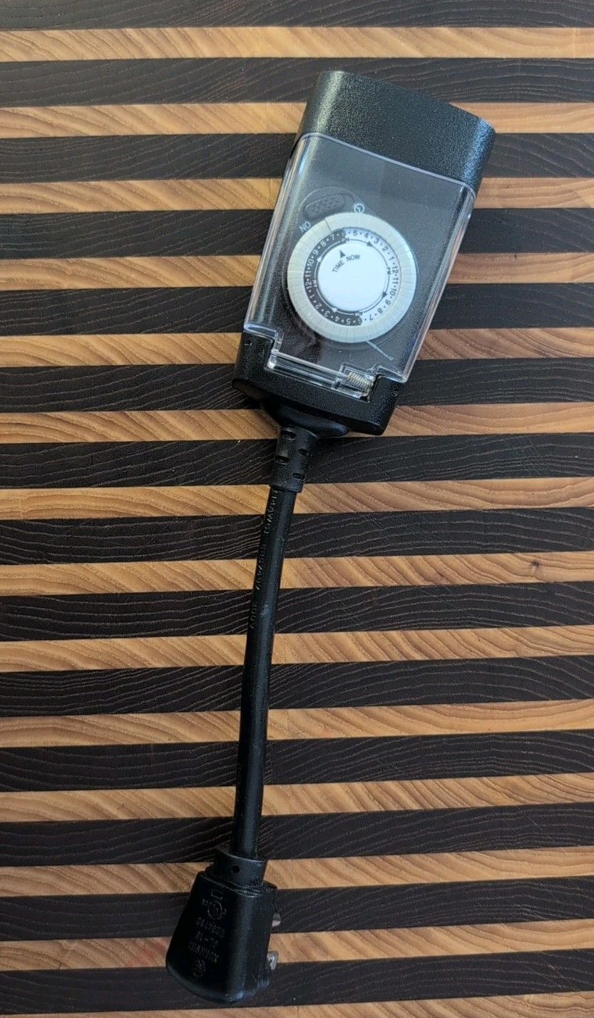 Outdoor All Weather Timer Power Plug HT1015 125V 60Hz 15A 1875W 10A 1250W
