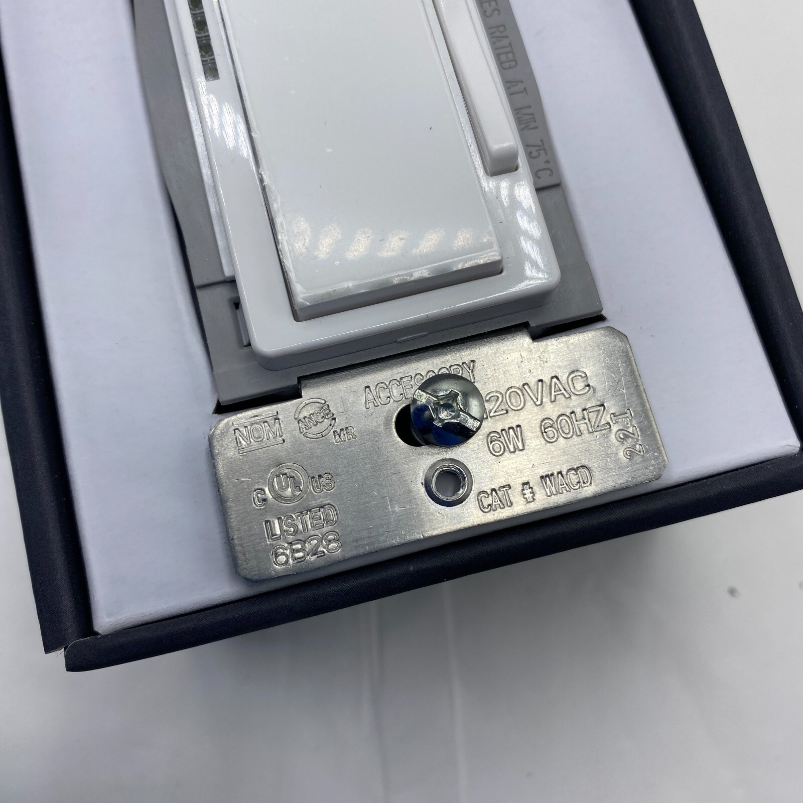 Eaton WACD-C2 3-way Accessory Dimmer w Color Change Kit