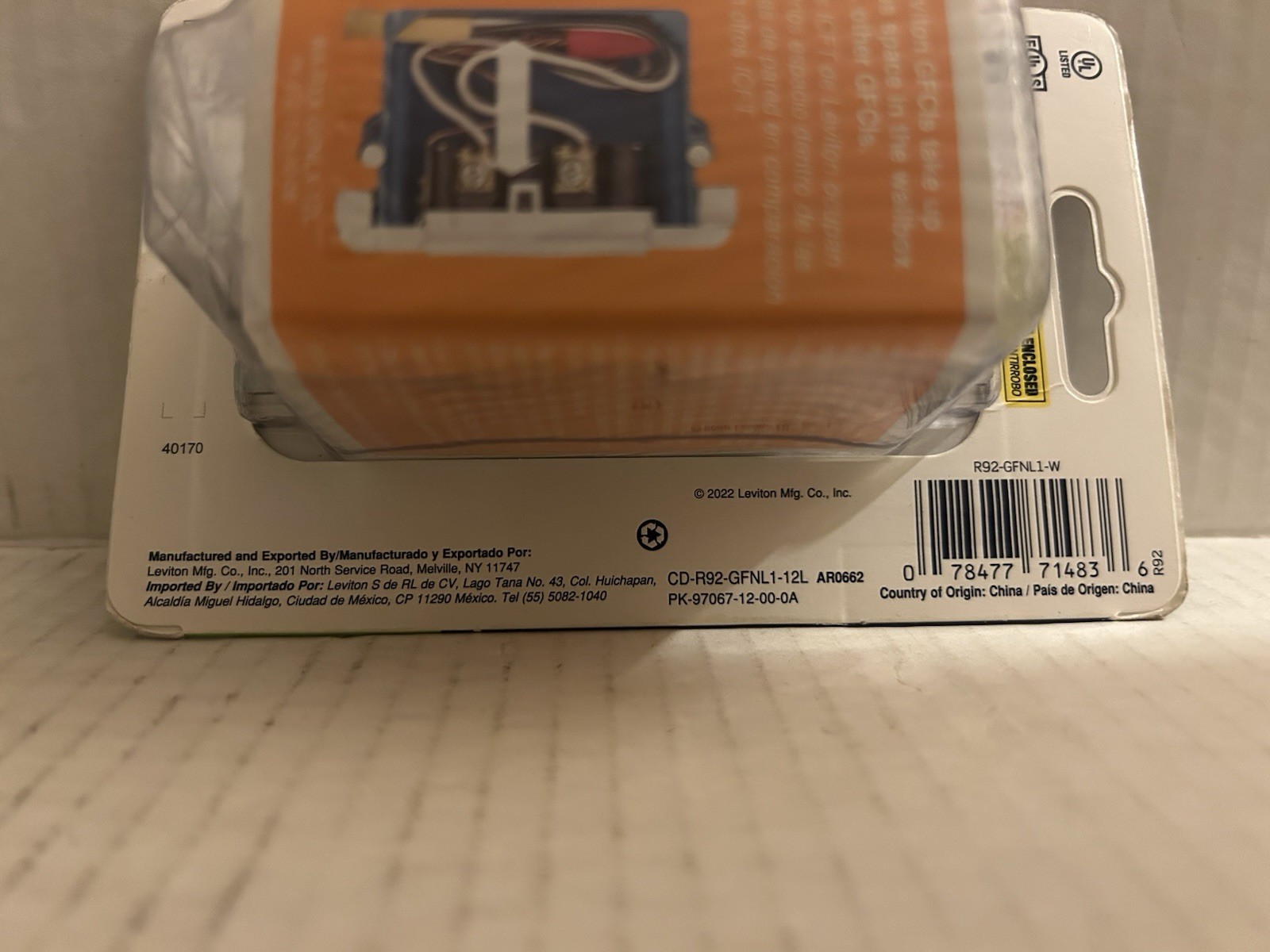 LEVITON 15A-125V WHITE Tamper-Resistant GFCI Outlet with Night Light GFNL1-W