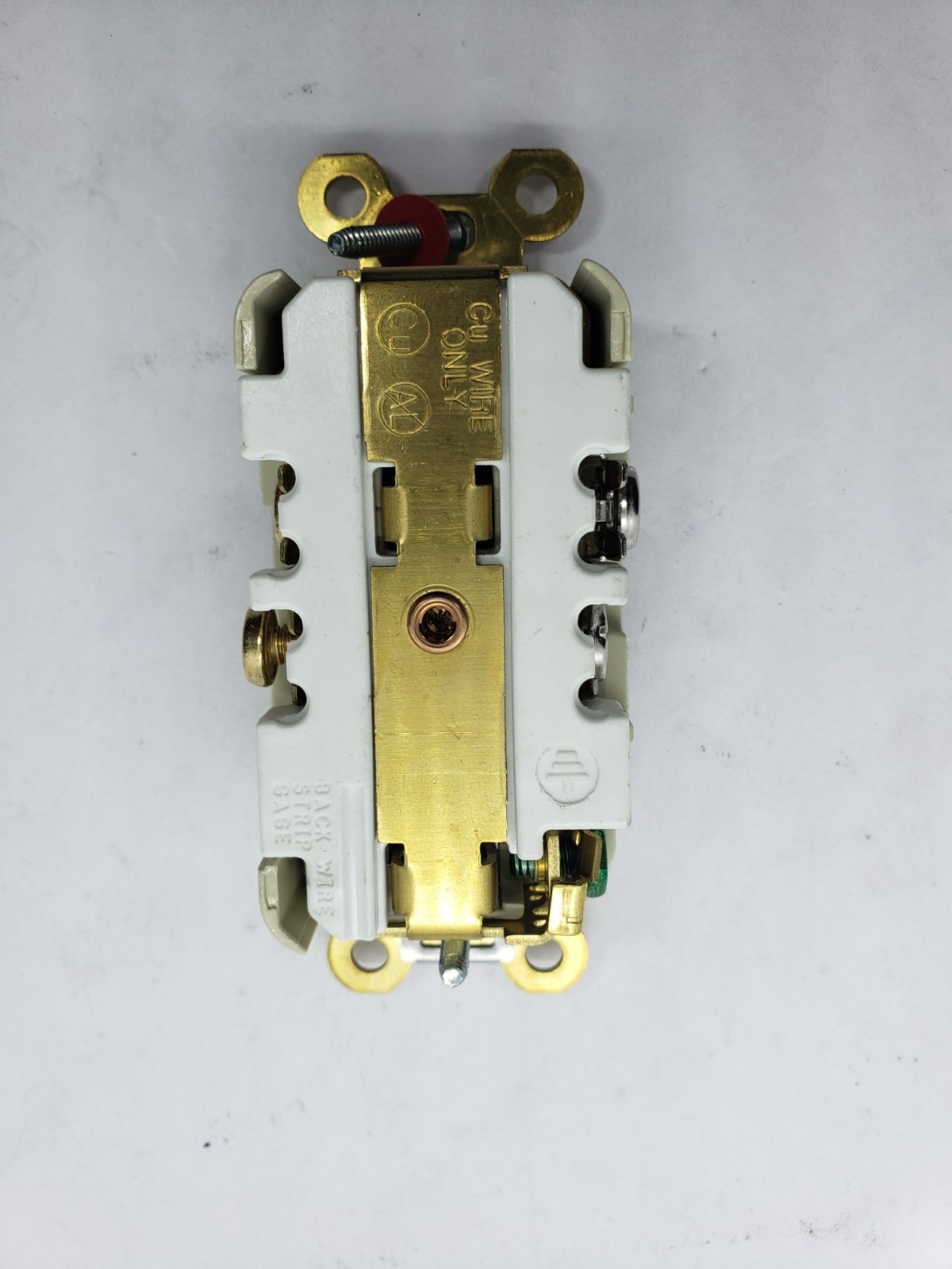 HUBBELL HBL5262I DUPLEX RECEPTACLE IVORY 15A 125V 2 POLE 3 WIRE NIB