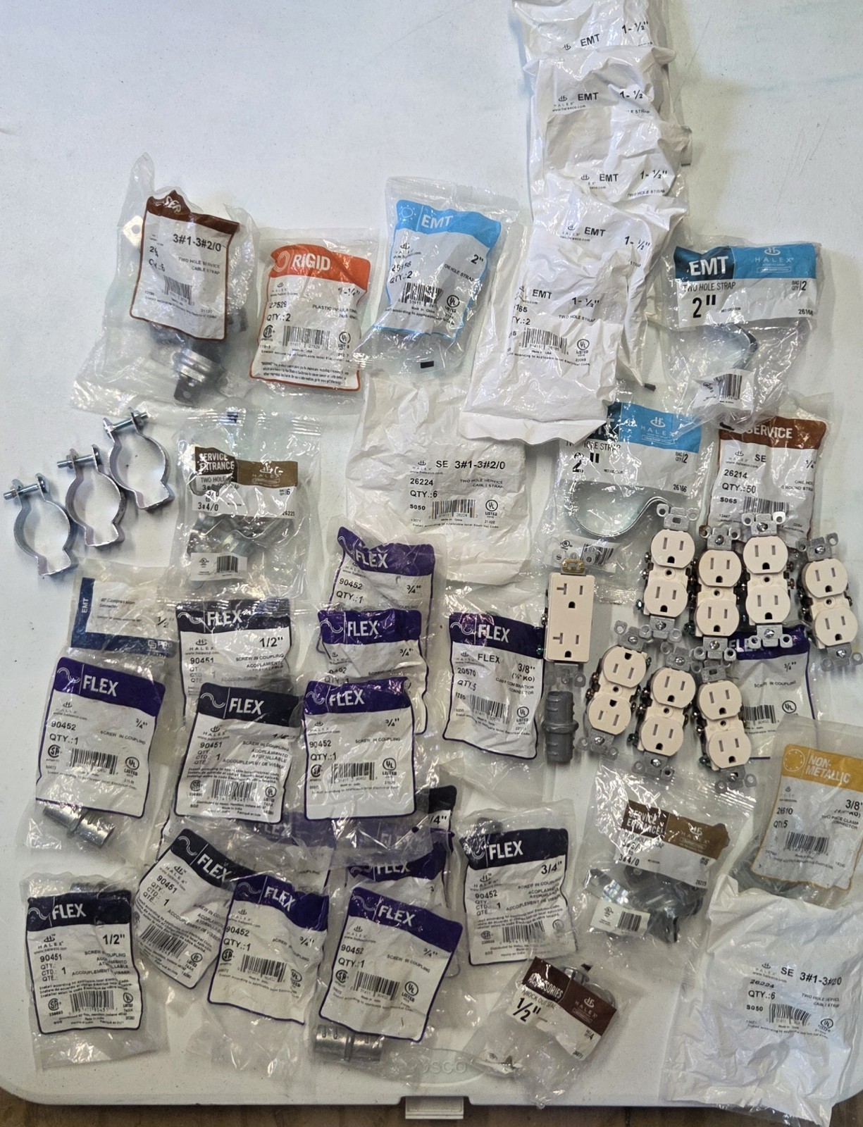 Halex, Outlets Duplex 120V 15A Electricians Lot Halex 3/4” Screw In Coupling