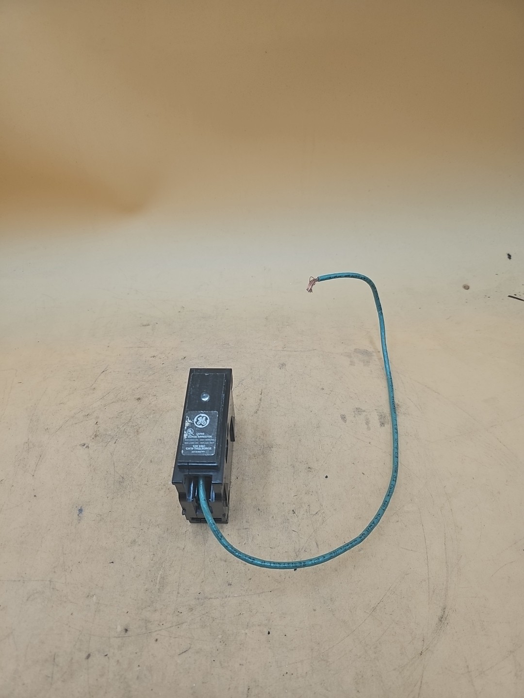 GE General Electric THQLSURGE Surge Arrester