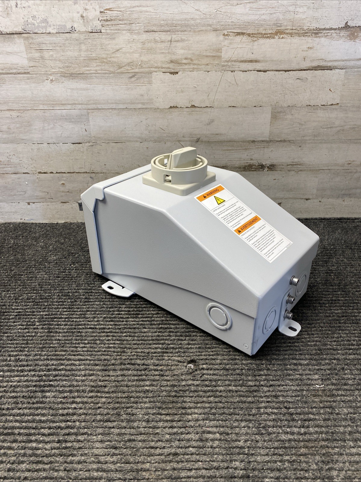 NEW SMA DC Disconnect Switch DC-DISCON-U-22 600Vdc, 30A