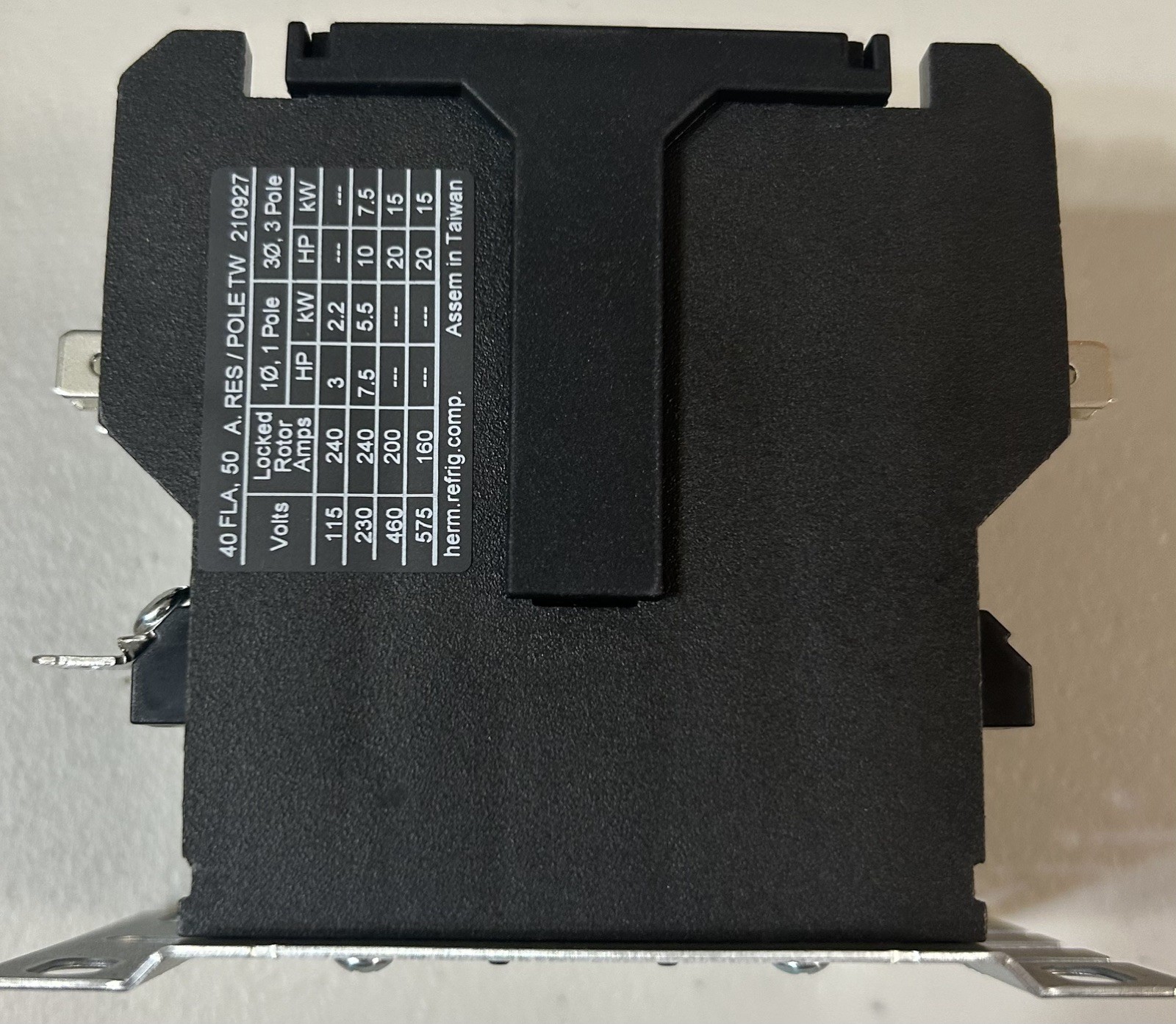 Eaton C25DNF340T Definite Purpose Contactor 3 Pole 24V AC Coil Series E1 *NEW*