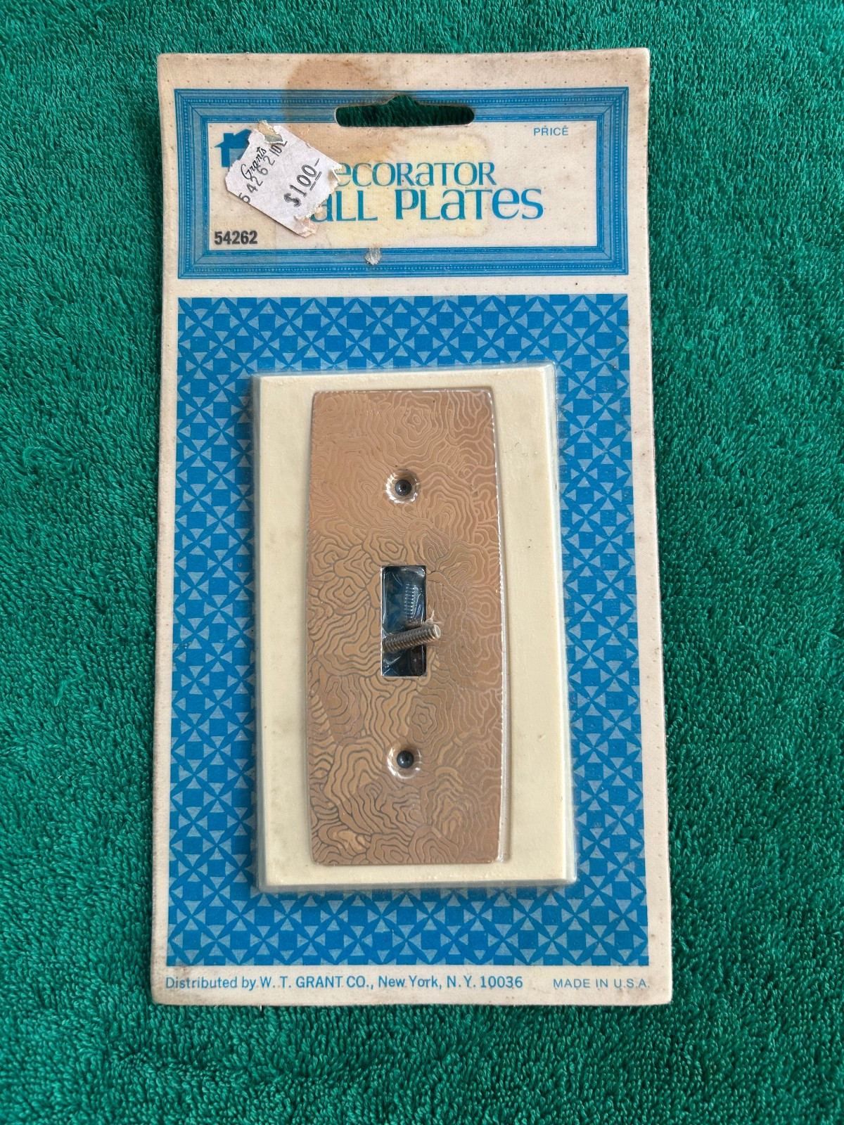 New Old Stock Packaged Light Switch Cover Plate, W.T. Grant, Made USA Free S/H