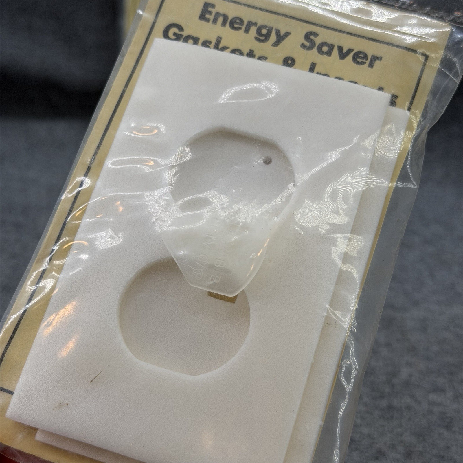 Vintage Energy Saver Foam Outlet Gaskets White Duplex Wall Plate Inserts 4pc Lot