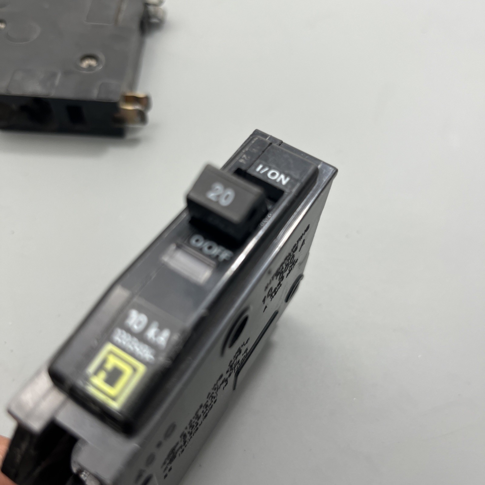 Square D 20 amps Circuit Breaker 10 kA ON/Off mixed lot