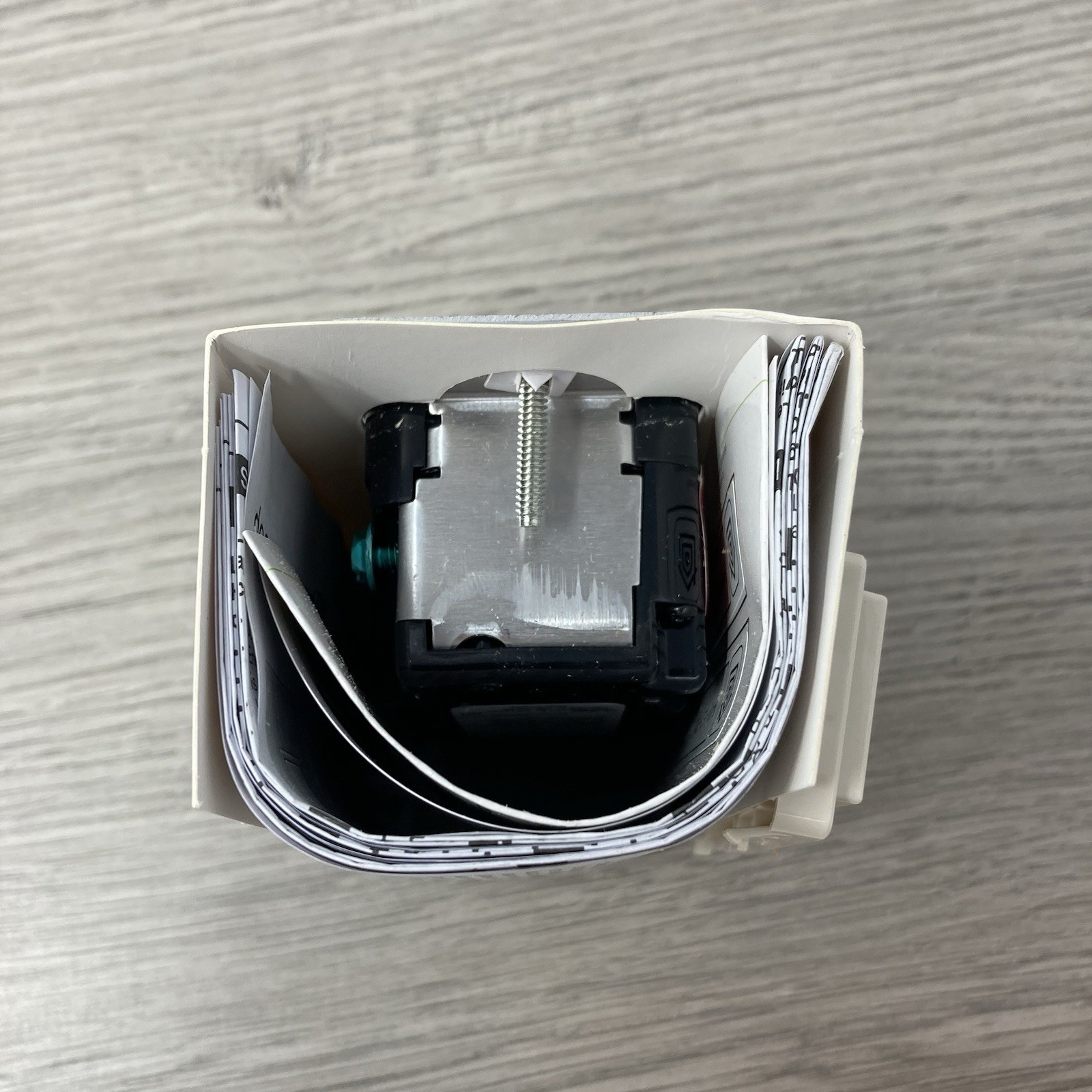 Leviton Decora Smart Switch with HomeKit Technology White or Light Almond DH15S