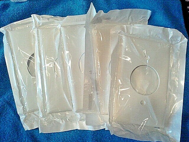 5 PACK Leviton 80720-W 1-Gang 1.60-Inch Diameter, Device Wall plates, New