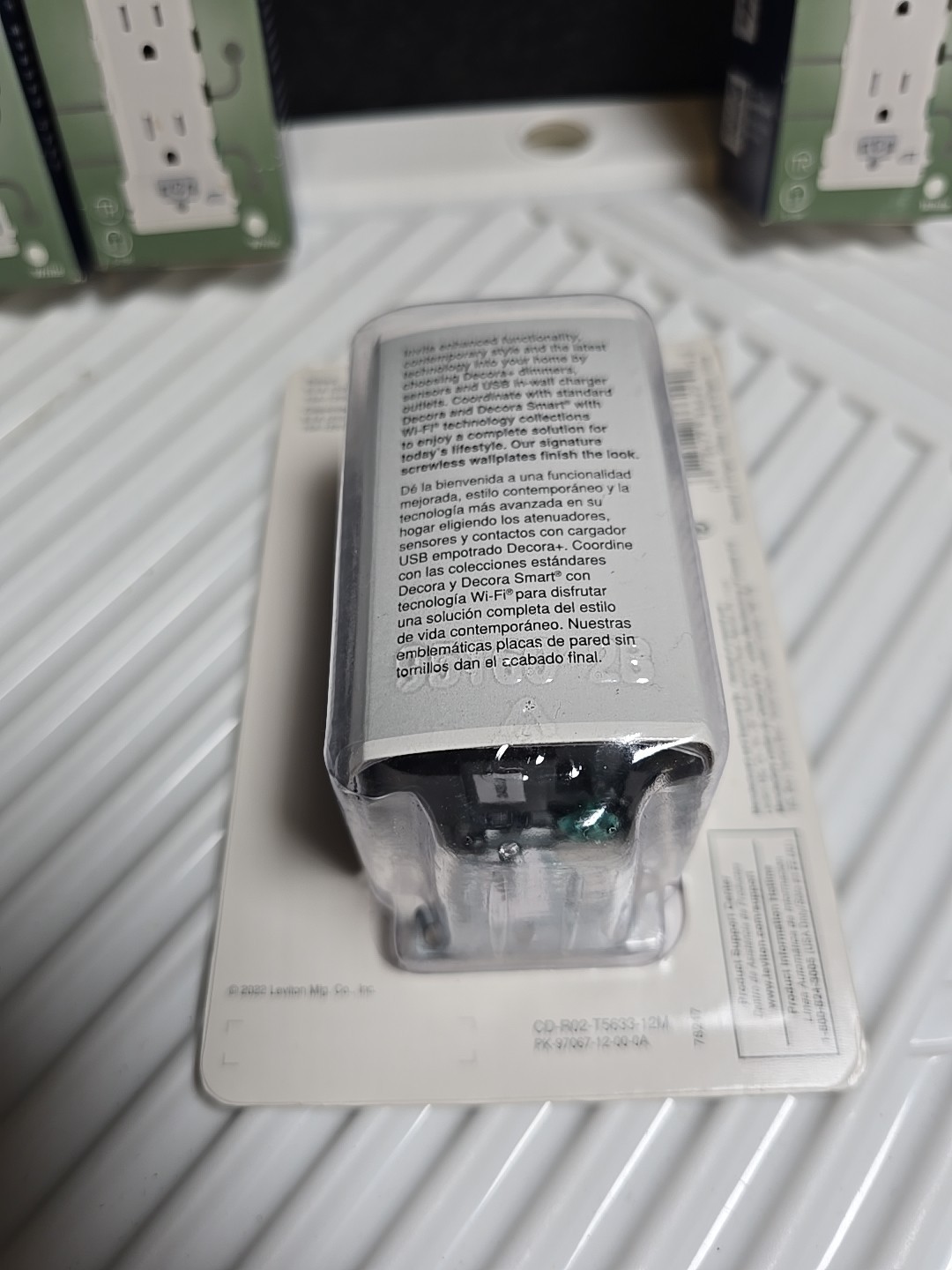 Leviton T5633-W 15A 125V White Combination USB Charger & Duplex Receptacle