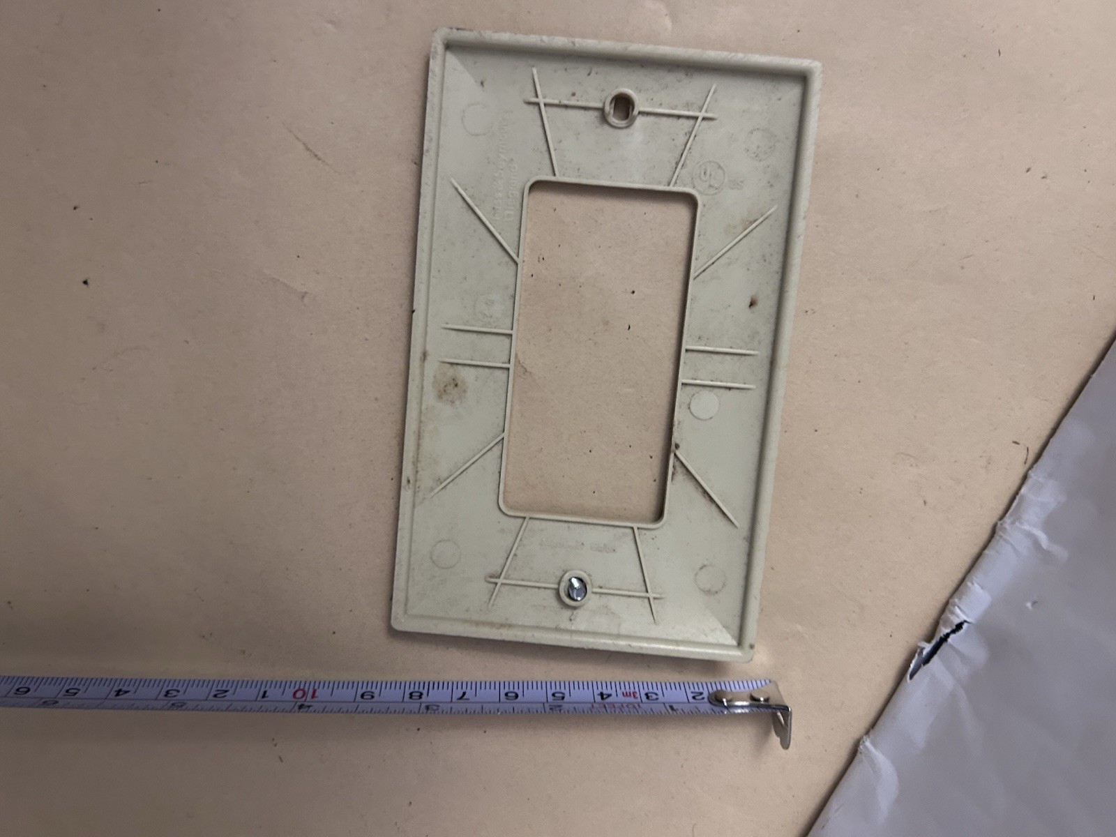 VTG Used Cream Wall Plate Cover unbranded