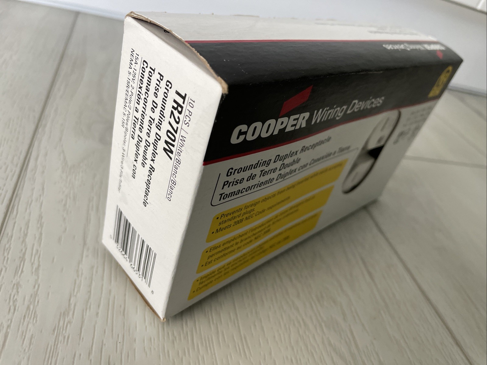 Cooper TR270W Tamper Resistant Duplex NEMA 5-15R Outlet, White, 10-pack