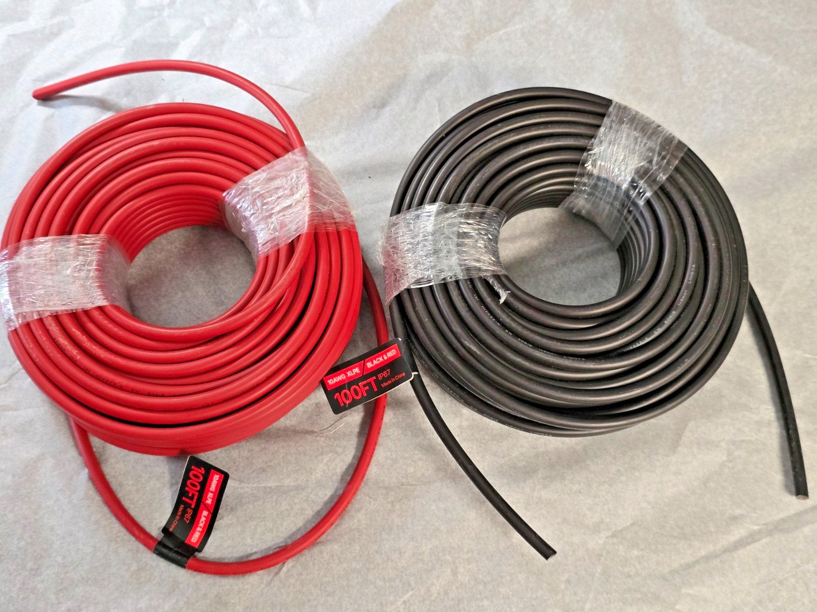 VEVOR Solar Panel Wire 100 ft Black + Red 10 AWG Tinned Copper Extension Cable