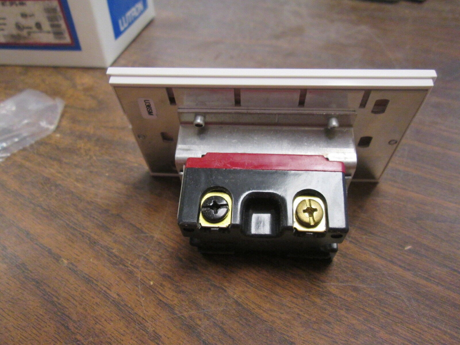 Lutron Nova T 3-Way General Purpose Switch NT-3PS-WH 20A 120/277V New Surplus