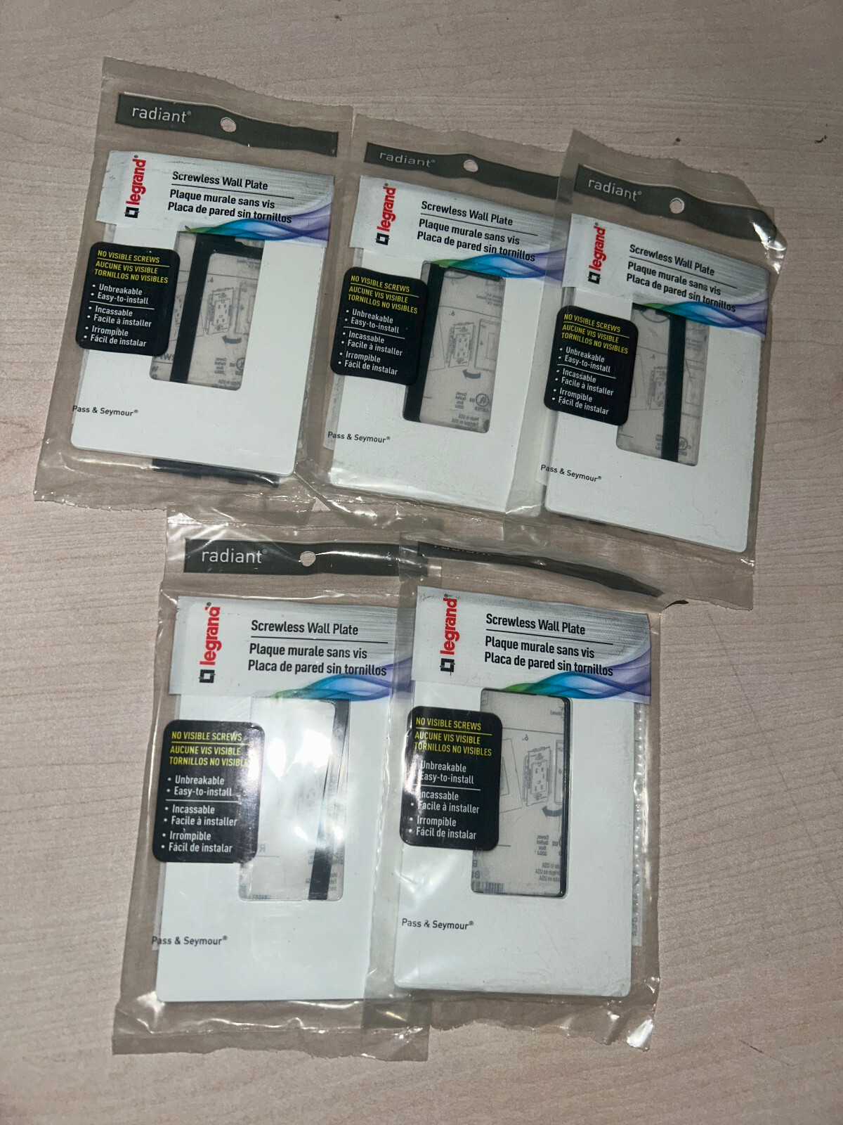 5 Pc Lot Legrand radiant RWP26WCC10 Screwless Wall Plates, 1 Gang, One Decorator