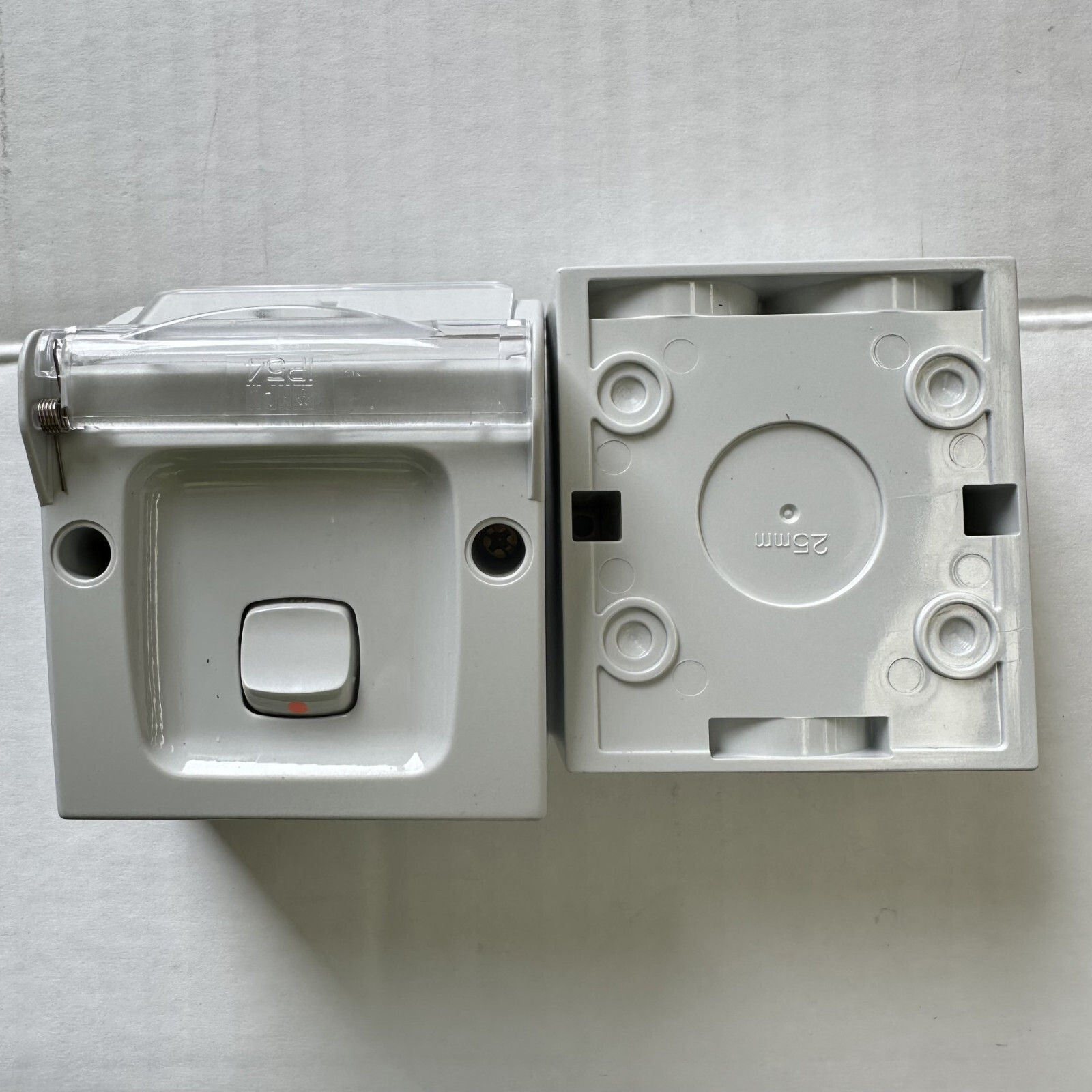 HPM AQUA Weatherproof IP54 Single Switched Powerpoint GPO Outlet Socket 10A