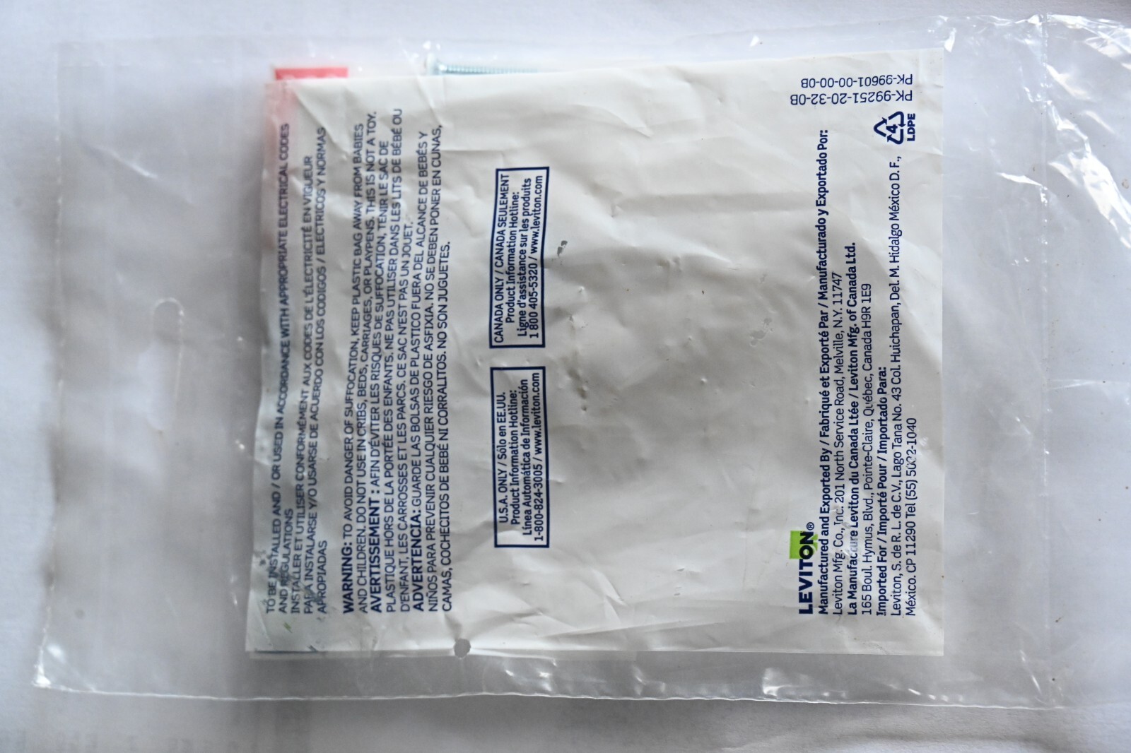 Leviton QUICKPORT Wallplates with ID Windows Plastic White 2.75 c 4.5″ 42080-2WS