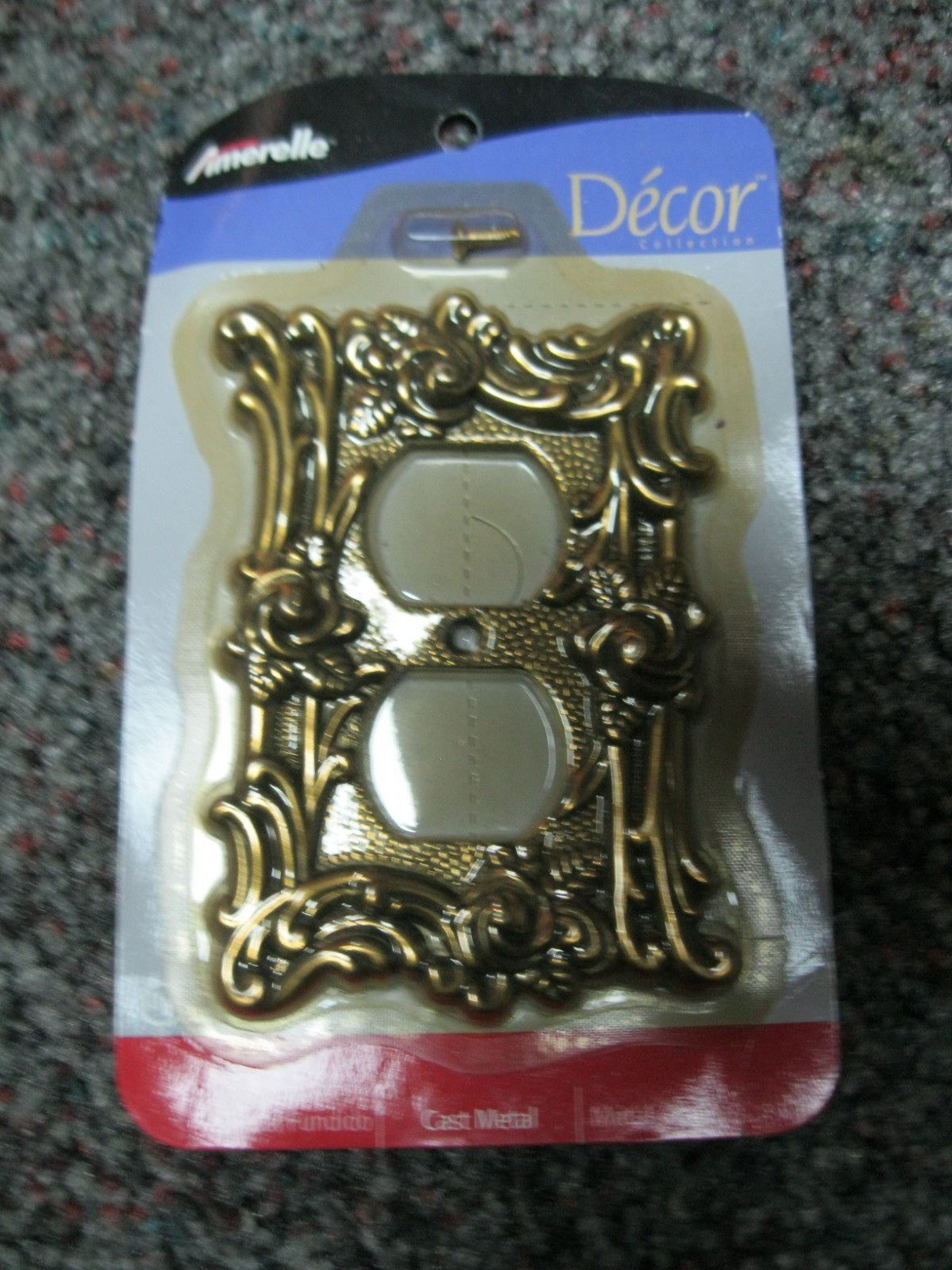 Style American Tack cast metal outlet cover Plate Cover New old stock 60DAB