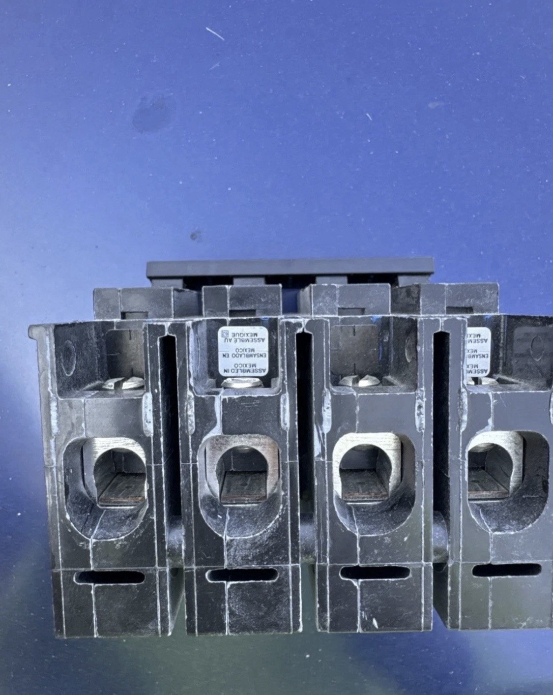 Square D HOM2200 200A 2-Pole Bolt-On Circuit Breaker 120/240V Common Trip ACB