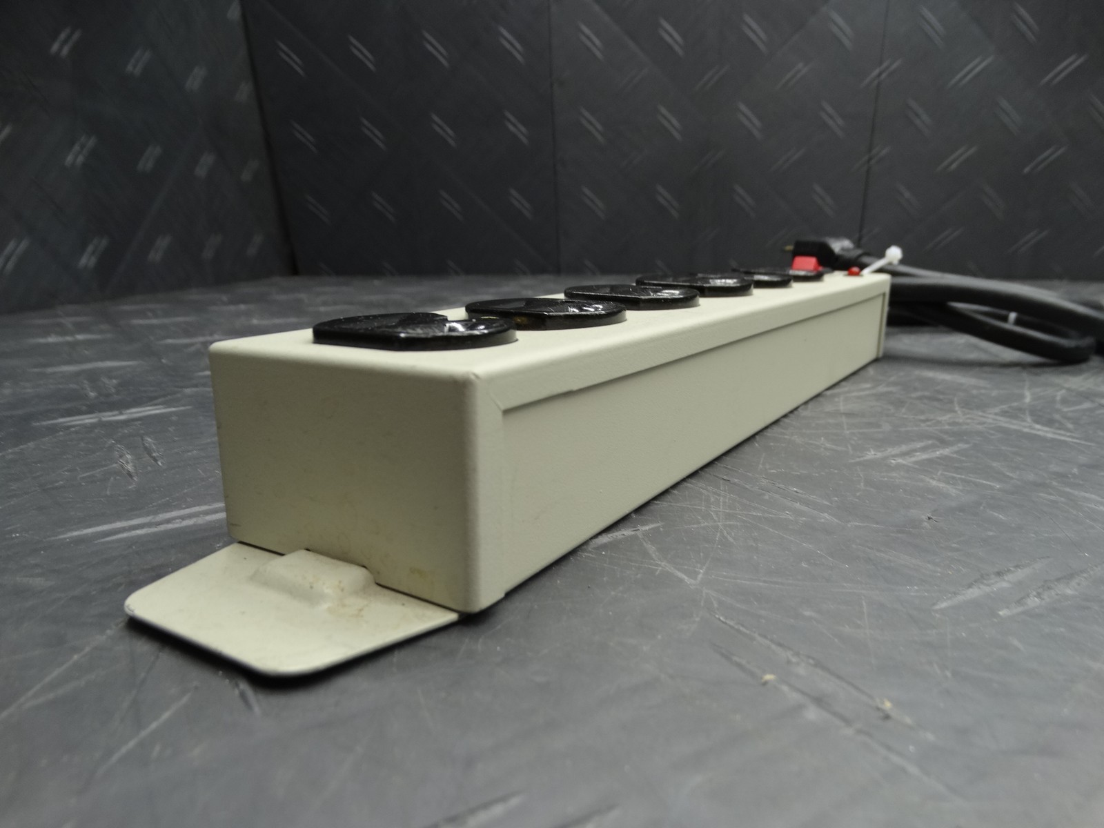 Intermatic EG634S Surge Protector 15A 125V 60Hz Transient Voltage