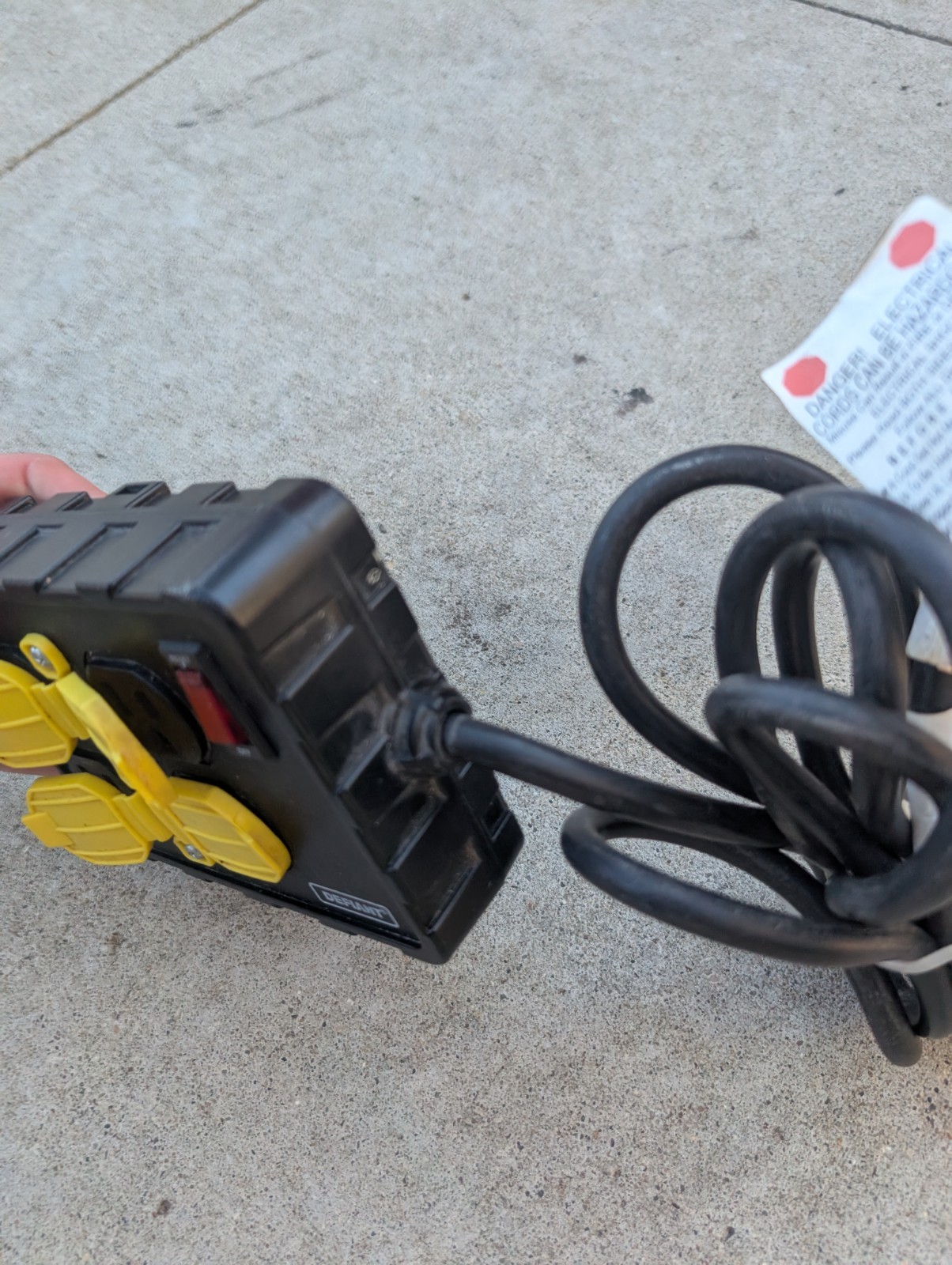 INDUSTRIAL TYPE INDOOR/OUTDOOR 4 OUTLET POWER BOX STRIP LONG CORD
