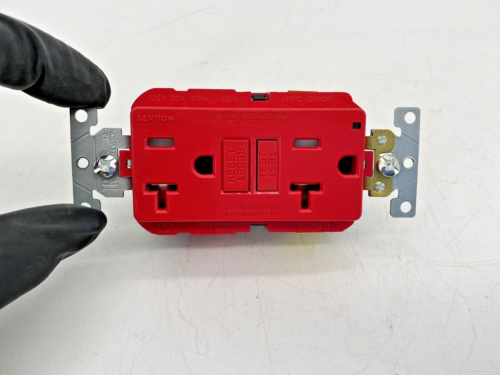 New Leviton MGFT2-R Receptacle Outlet 20A 125V 60HZ Red 016-MGFT2-R