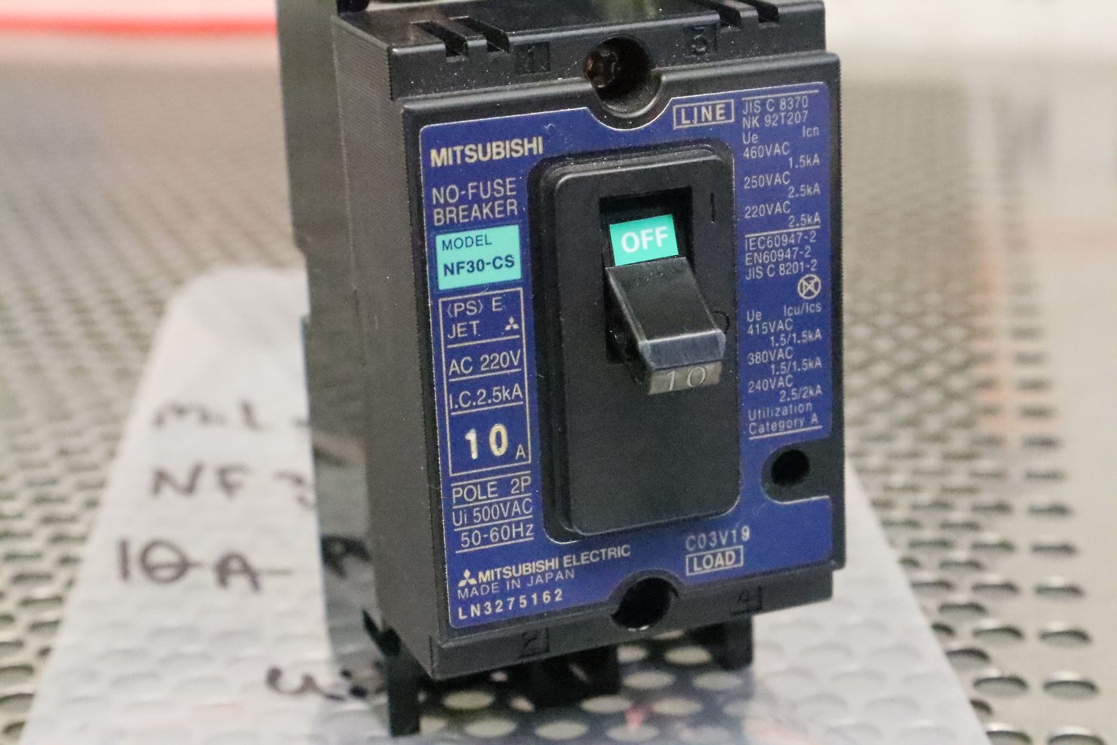 Mitsubishi NF30-CS 10A AC220V 2-Pole Circuit Breaker Used With Warranty