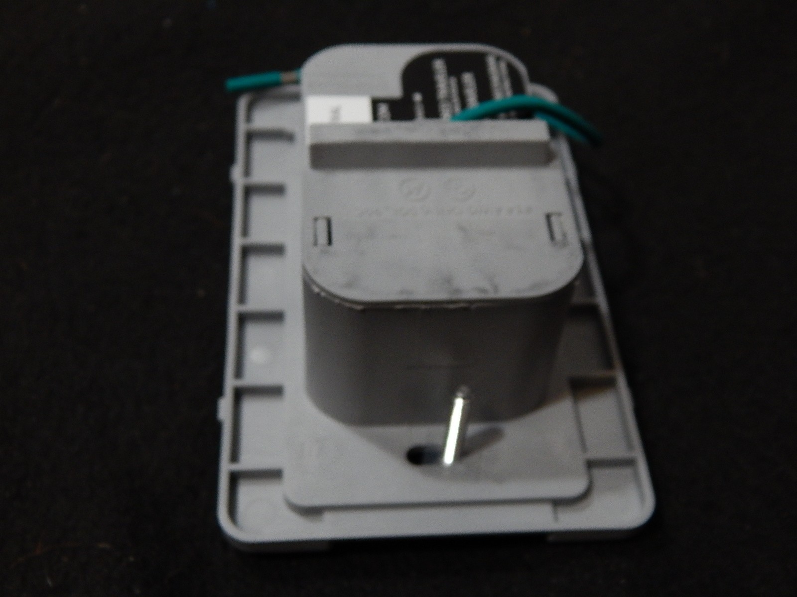 Deako DS-BS1X-WHNL-UCQ 1-Gang Quick Wire Backplate1 Pole Simple Rocker SEALED