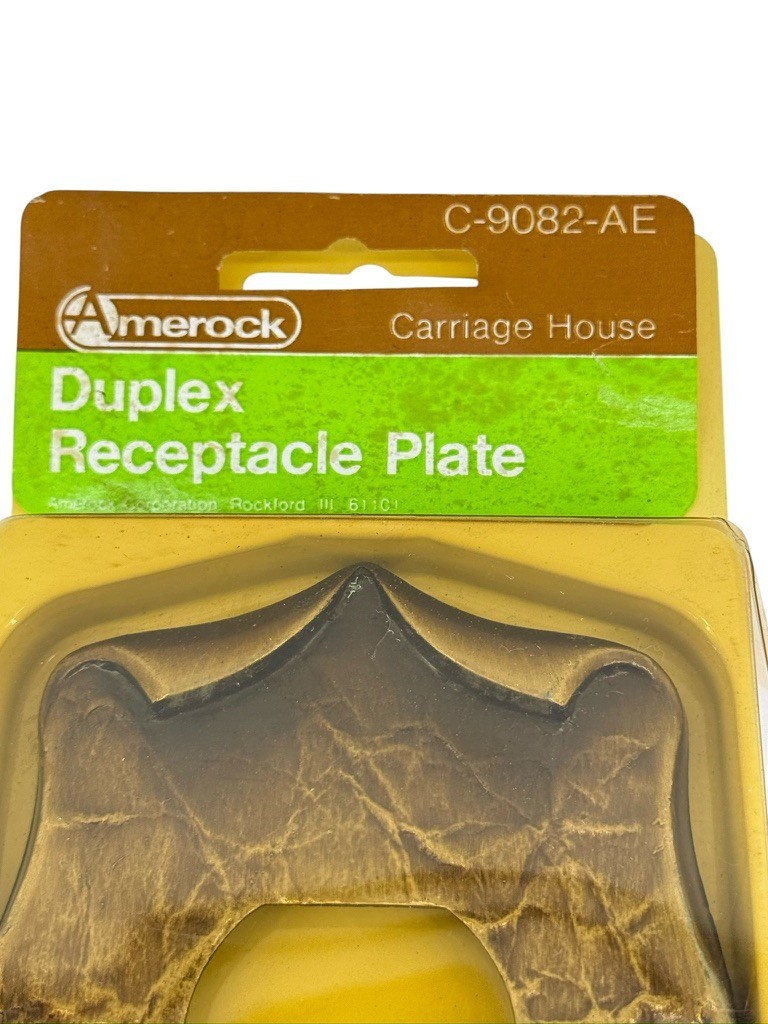 Amerock Carriage House Antique Brass Duplex Outlet Cover C-9082-AE Vtg “B”