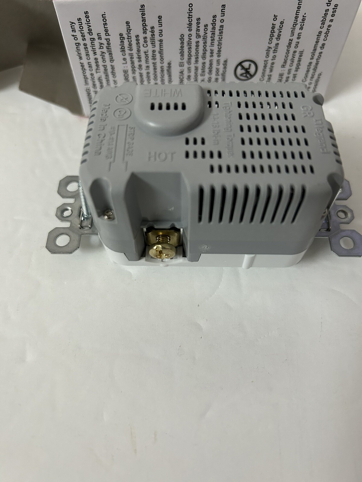 Pass Seymour Legrand TR15HUSBACW USB Charger Tamper Resistant Receptacle 15A 125