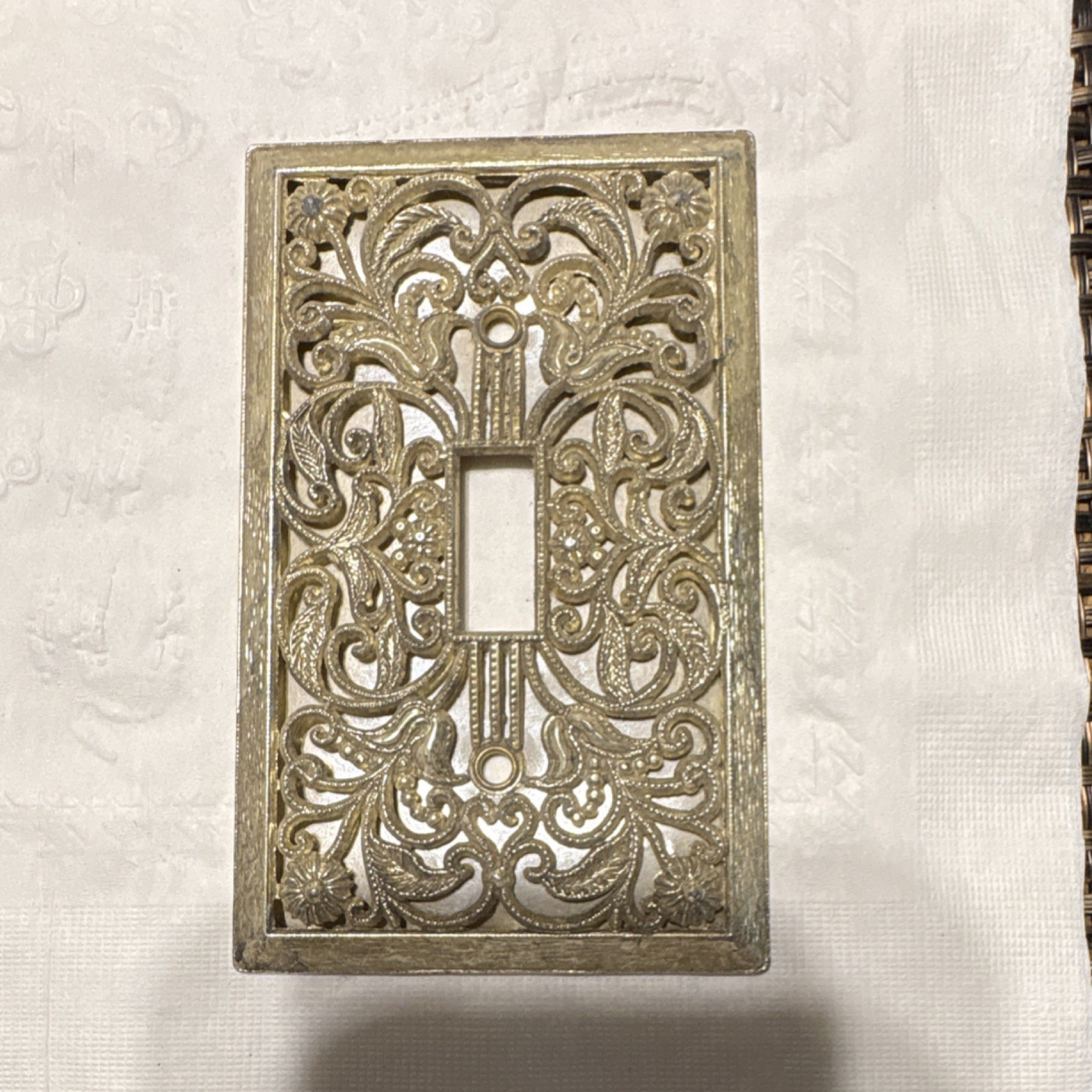Decorative Filigree Metal 1-Gang Single Toggle Light Switch Wall Plate