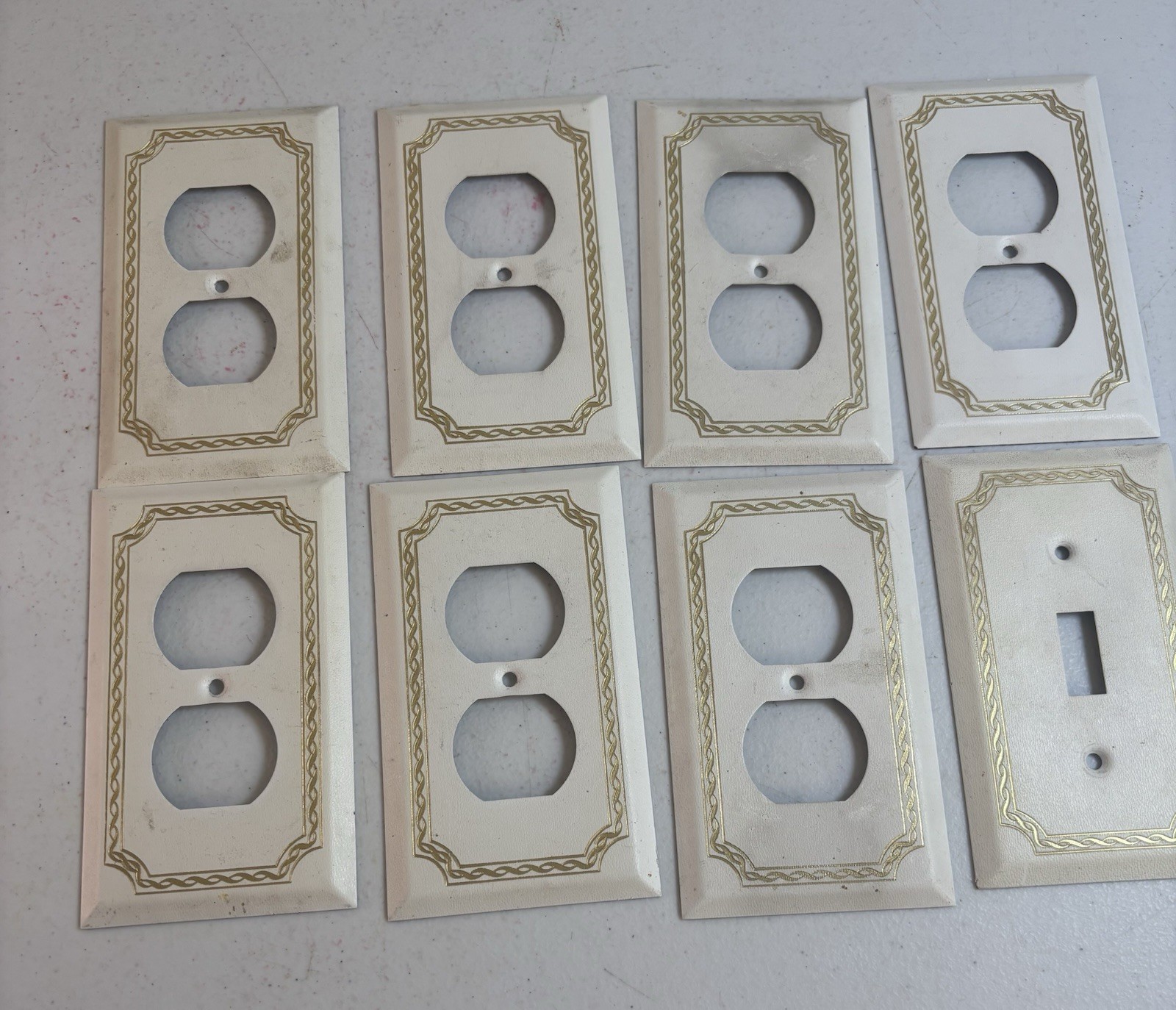 Vtg American Tack White Outlet Covers & 1 Wall Switch W/Gold Filigree Borders #8
