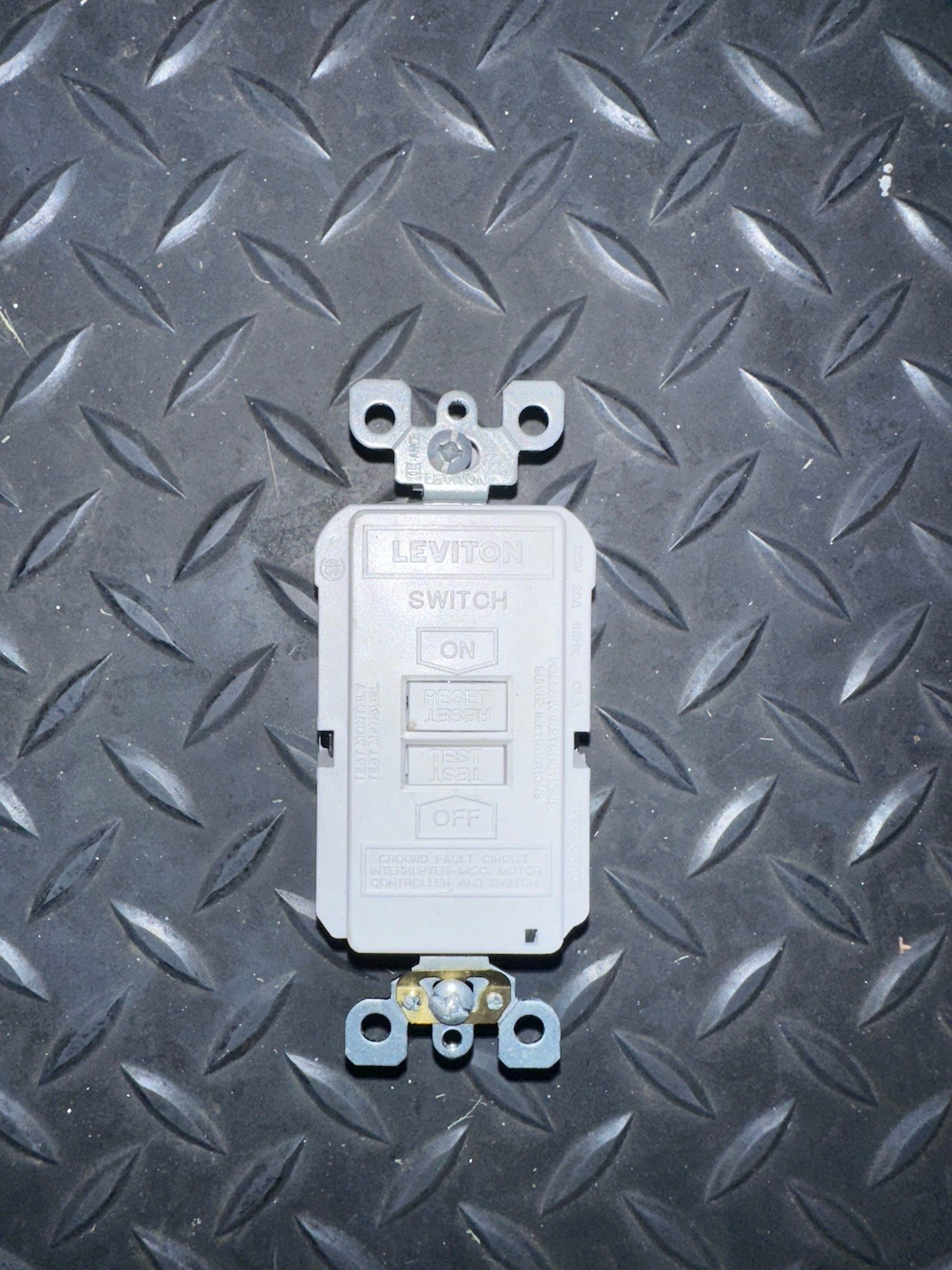 Leviton 20 Amp 125-Volt Combo Self-Test Blank Face GFCI Outlet, White