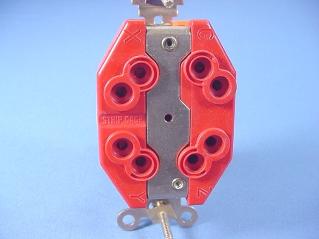 Leviton ISO Ground Locking Receptacle Outlet L15-20R 20A 250V 3 Phase 2420-IG