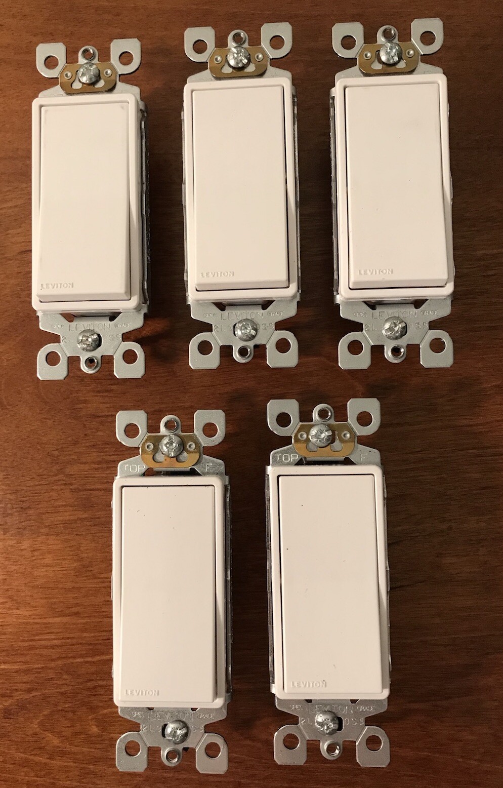 Lot of 5 Leviton Decora Switches 5601-2WM White 15A-120 / 277V New Rocker USA