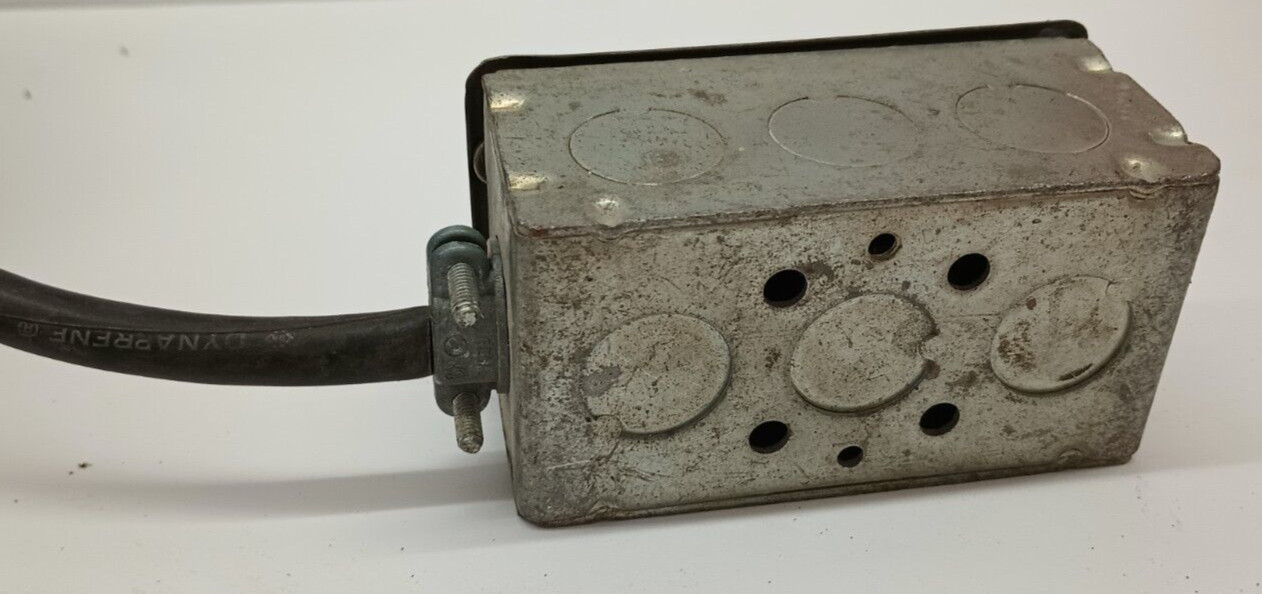 Vtg 5 Wire Leviton 53 ft extension cord metal outlet box cracked duplex no plug