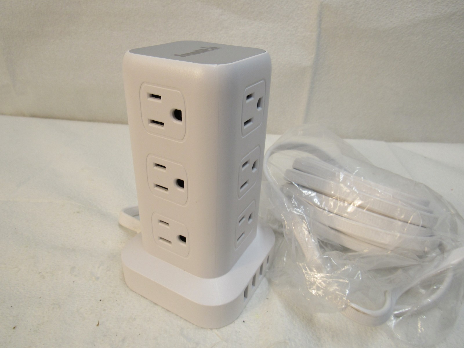 SMALLRT Multifunctional Power Strip Tower Surge Protection 12 Outlet 4 USB ZYC06