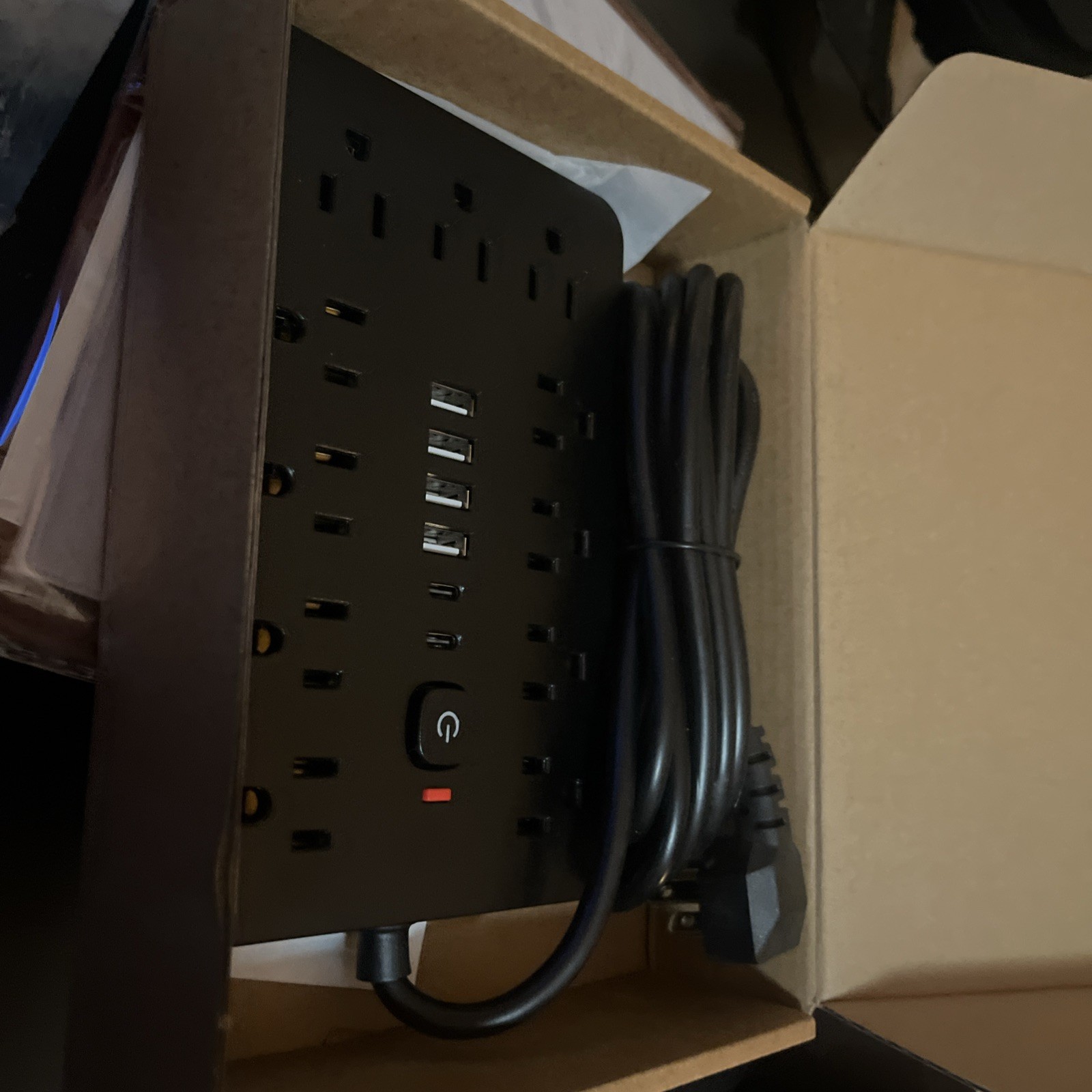 17-in-1 Surge Protector Power Strip with 11AC Outlets, 4USB & 2 Type-C Ports