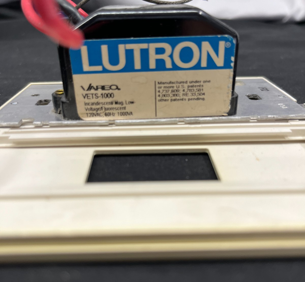 Lutron Vareo VETS-1000, Electronic Switch W/ VAX120V-60Hz, Almond, Pre Owned