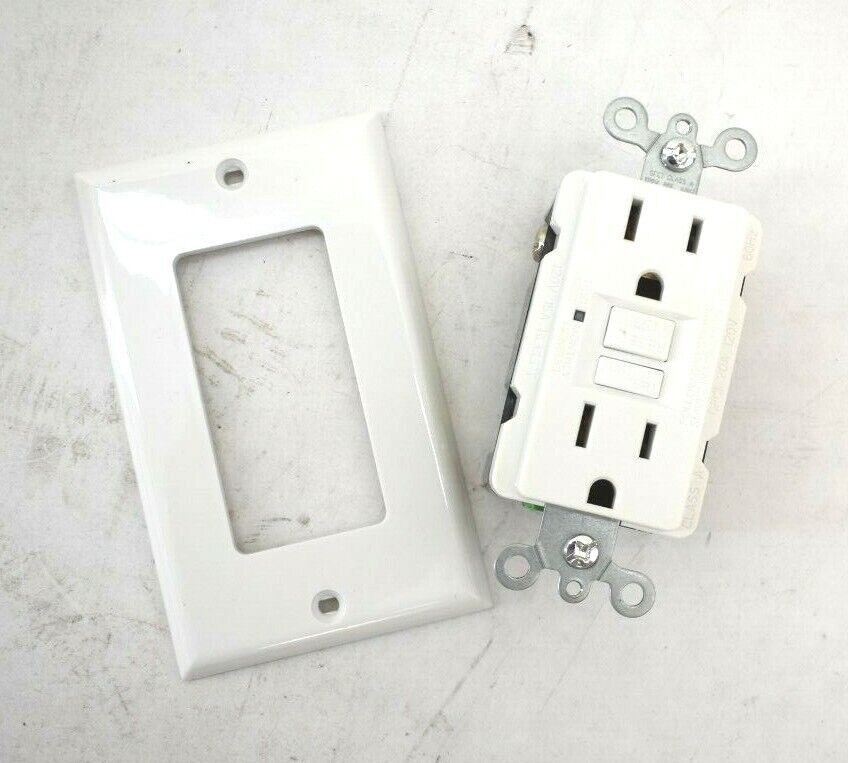 Lot Of 12 Self Test 109946 GFCI Receptacle 125V Back Side Wired White 15 AMP