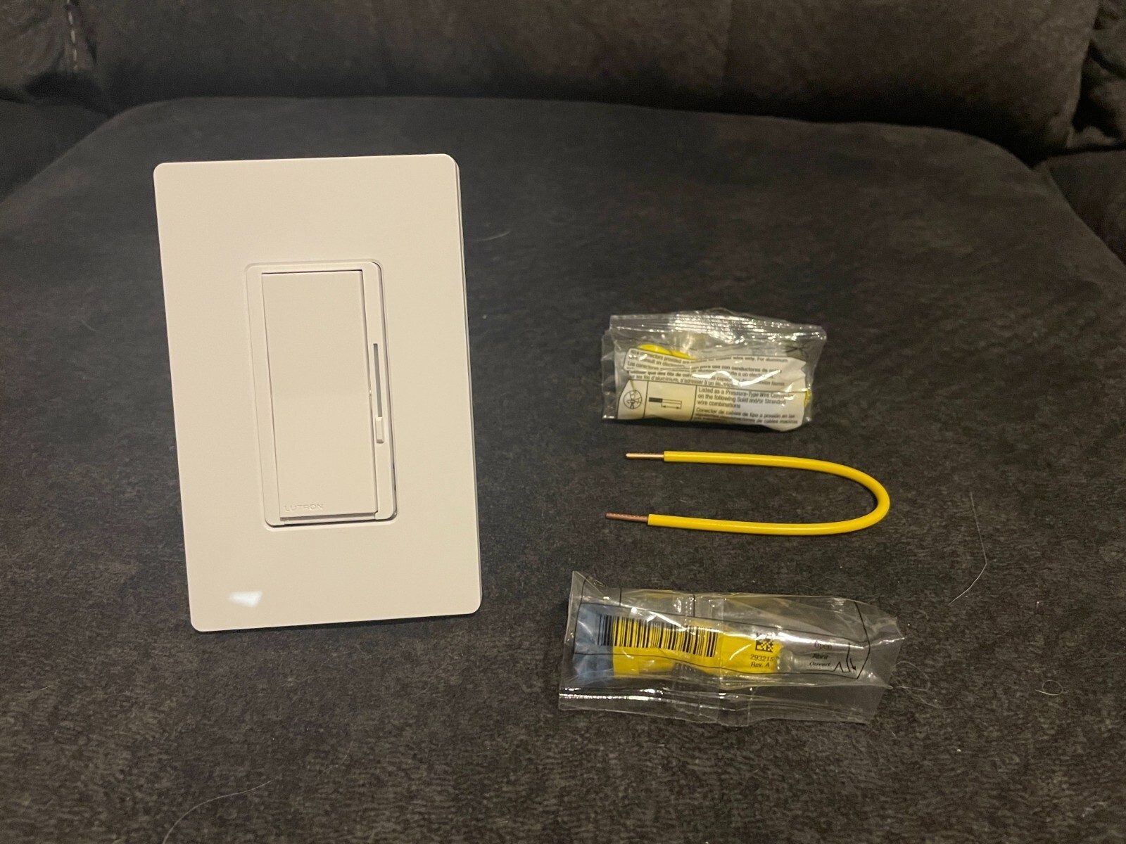 Lutron Diva Smart Dimmer Switch Caseta DVRF-6L-WH + Claro Wall Plate – NEW