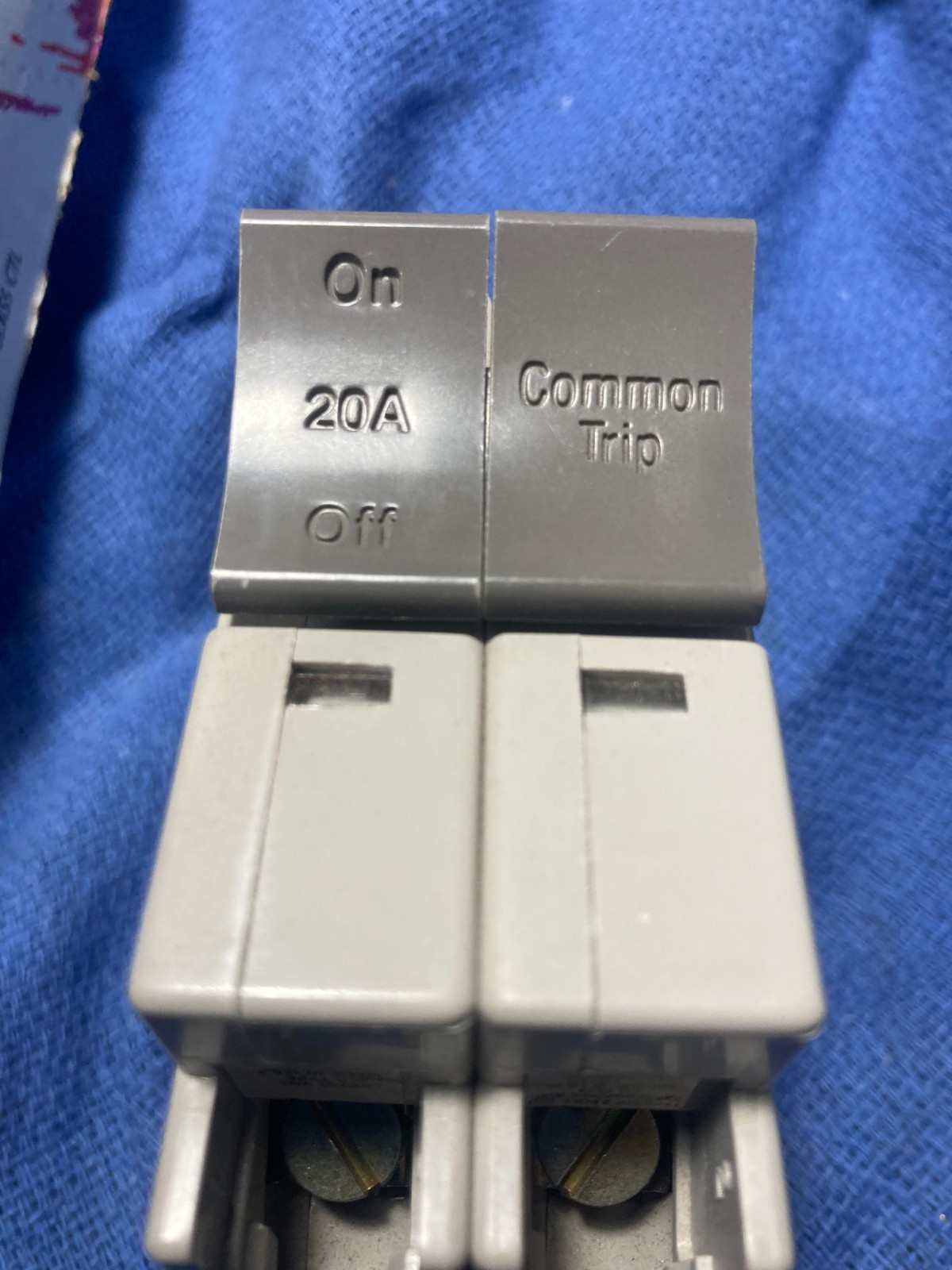 JUST 1 Square D SQUARE D TRILLIANT 20 AMP SDT220 CIRCUIT BREAKER 2 POLE 120-240