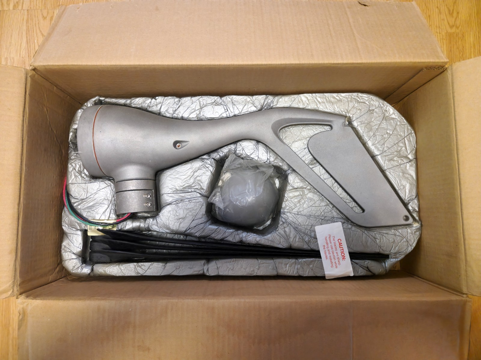 Southwest Windpower Air 403 Wind Turbine 24v 400W