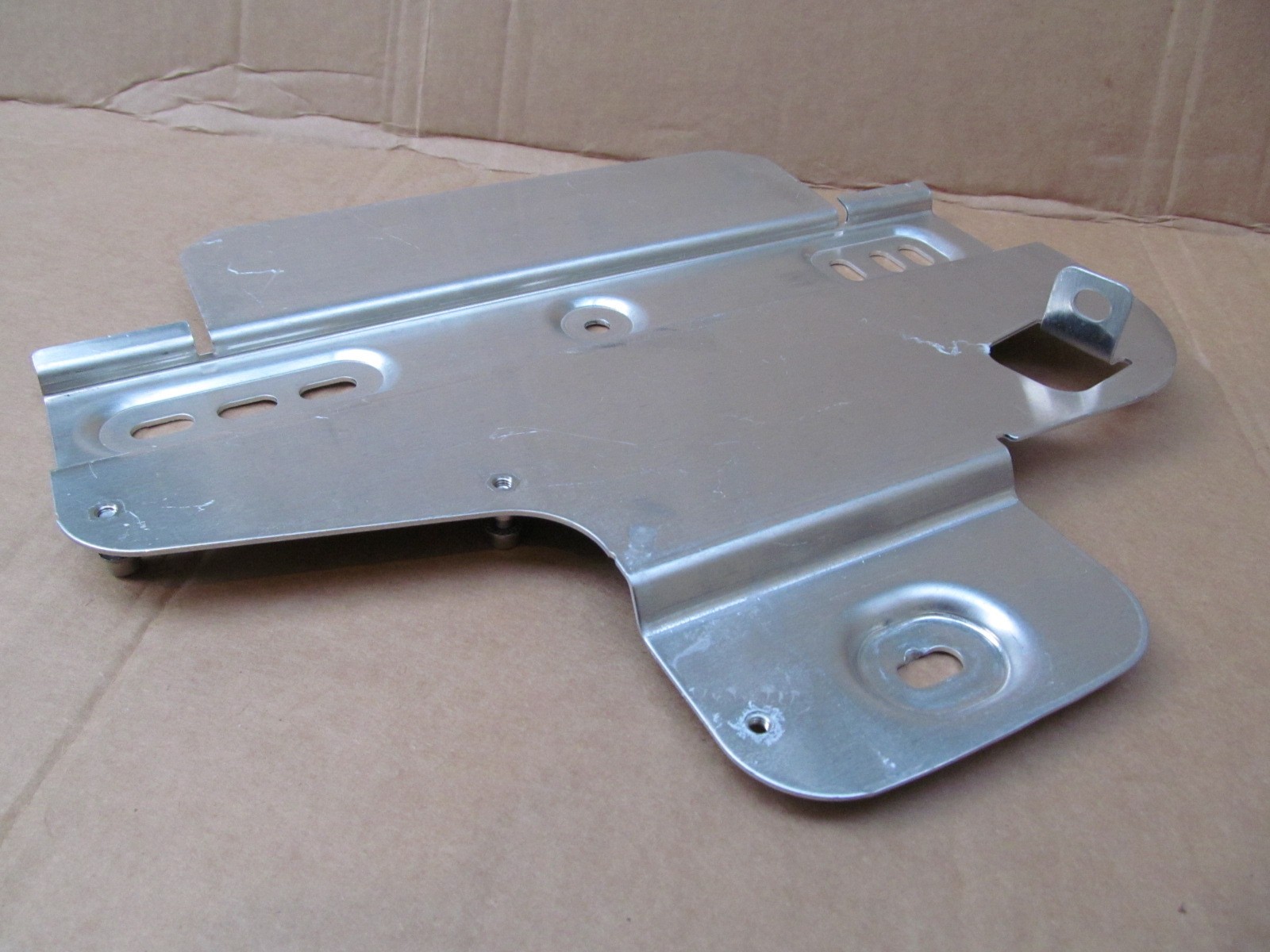 Metal mounting bracket for SMA Sunny Boy grid-tie inverter model SB-5000TL-US-22