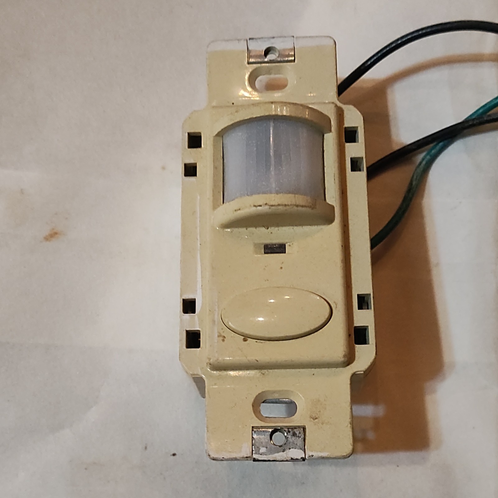 Sensor Switch WSD Passive Infrared Motion Detector Wall Switch 120/277V Beige