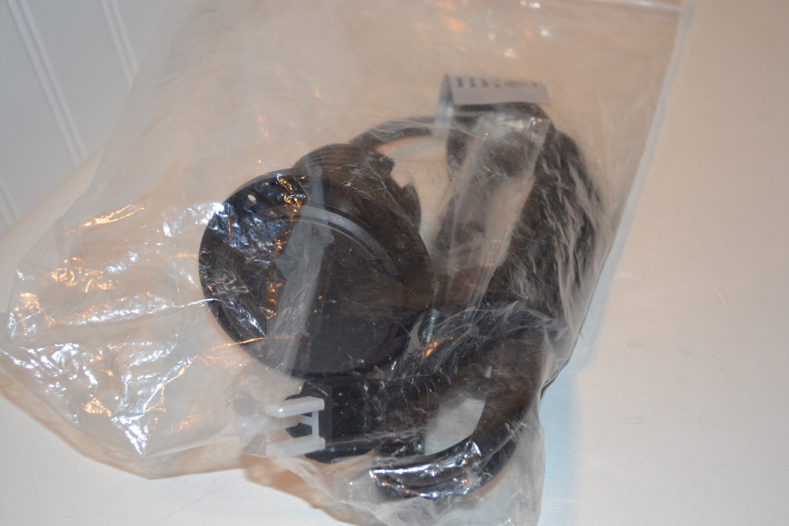 Flush mount Power socket with 2 USB ports. (Ningbo Wistopht Tech.) Mod WP-S82-01