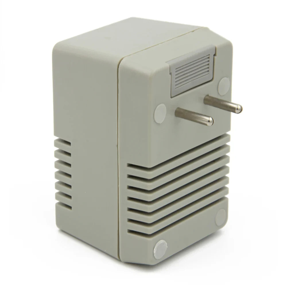 Worldwide Travel Voltage Converter Selectable 50W/1600W with 5 Plug Adapters Kit