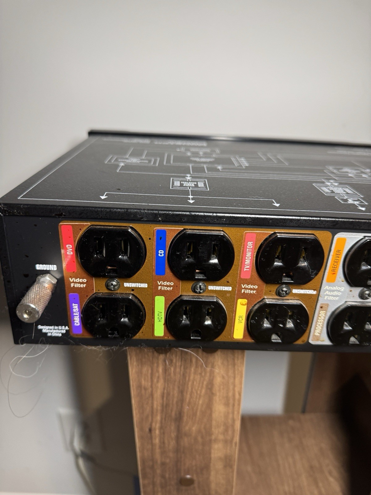 Monster Power HTS 2600 MKII Surge Protector Black/Silver – Great Condition