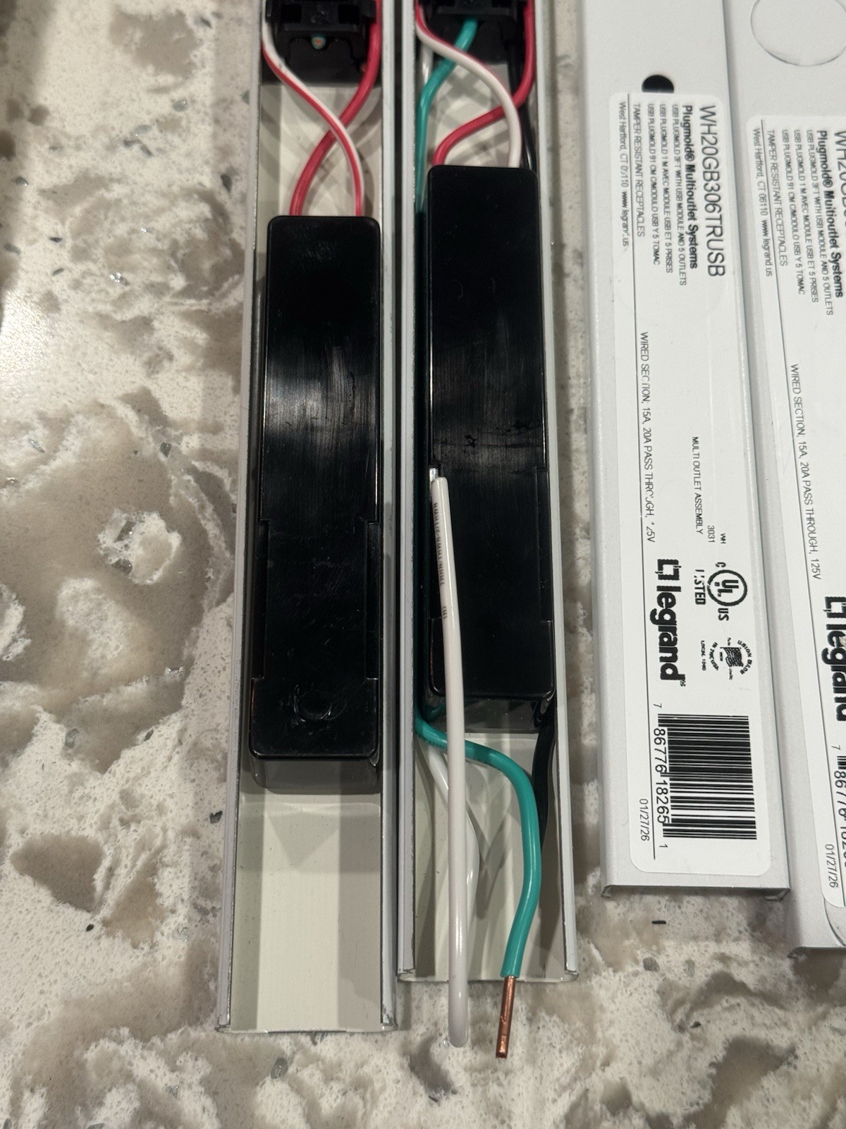Legrand Wiremold WH20GB306TRUSB Plugmold 2000 Series 3ft Hardwired Power Strip