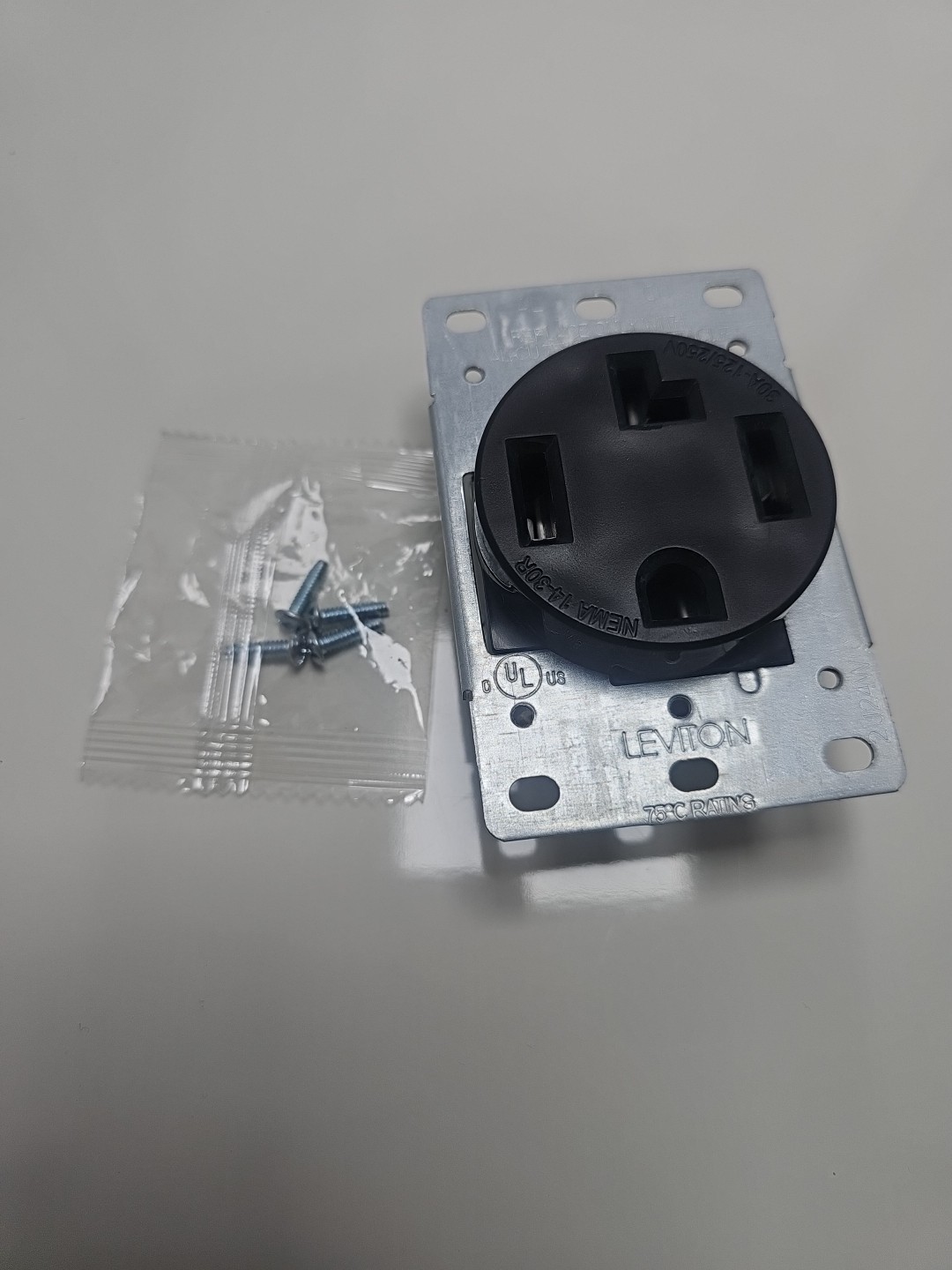 NEW Leviton Flush Mount Dryer Receptacle 278-S00 4-Wire 30-Amp 125/250V FreeShip